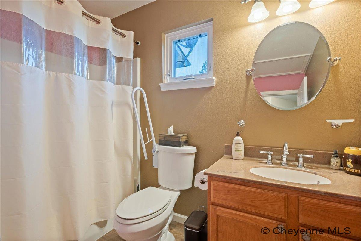 Cheyenne, Wyoming, 82007, United States, 5 Bedrooms Bedrooms, ,3 BathroomsBathrooms,Residential,For Sale,1993548