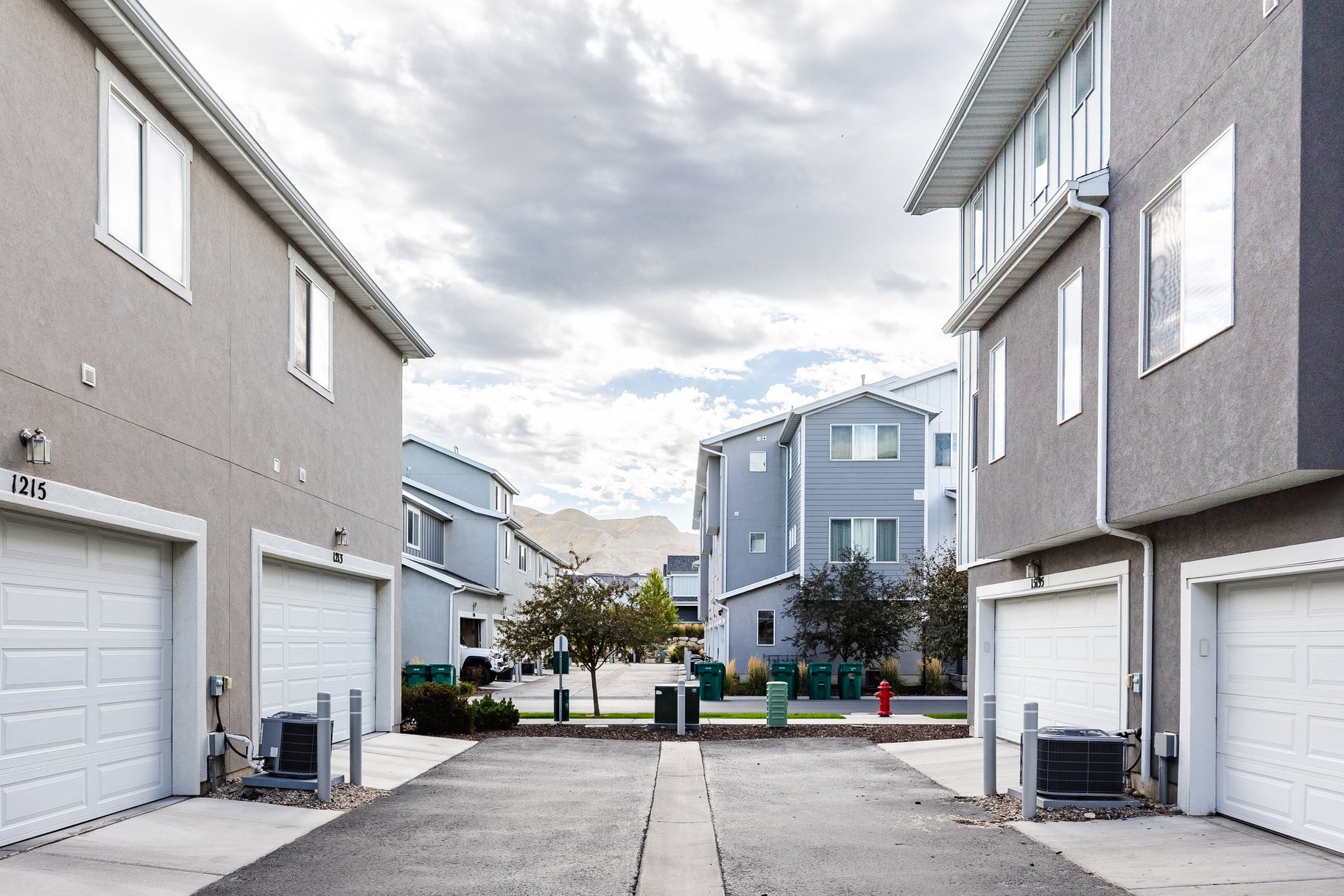  Clean and Updated End Unit Townhome - 物件實景