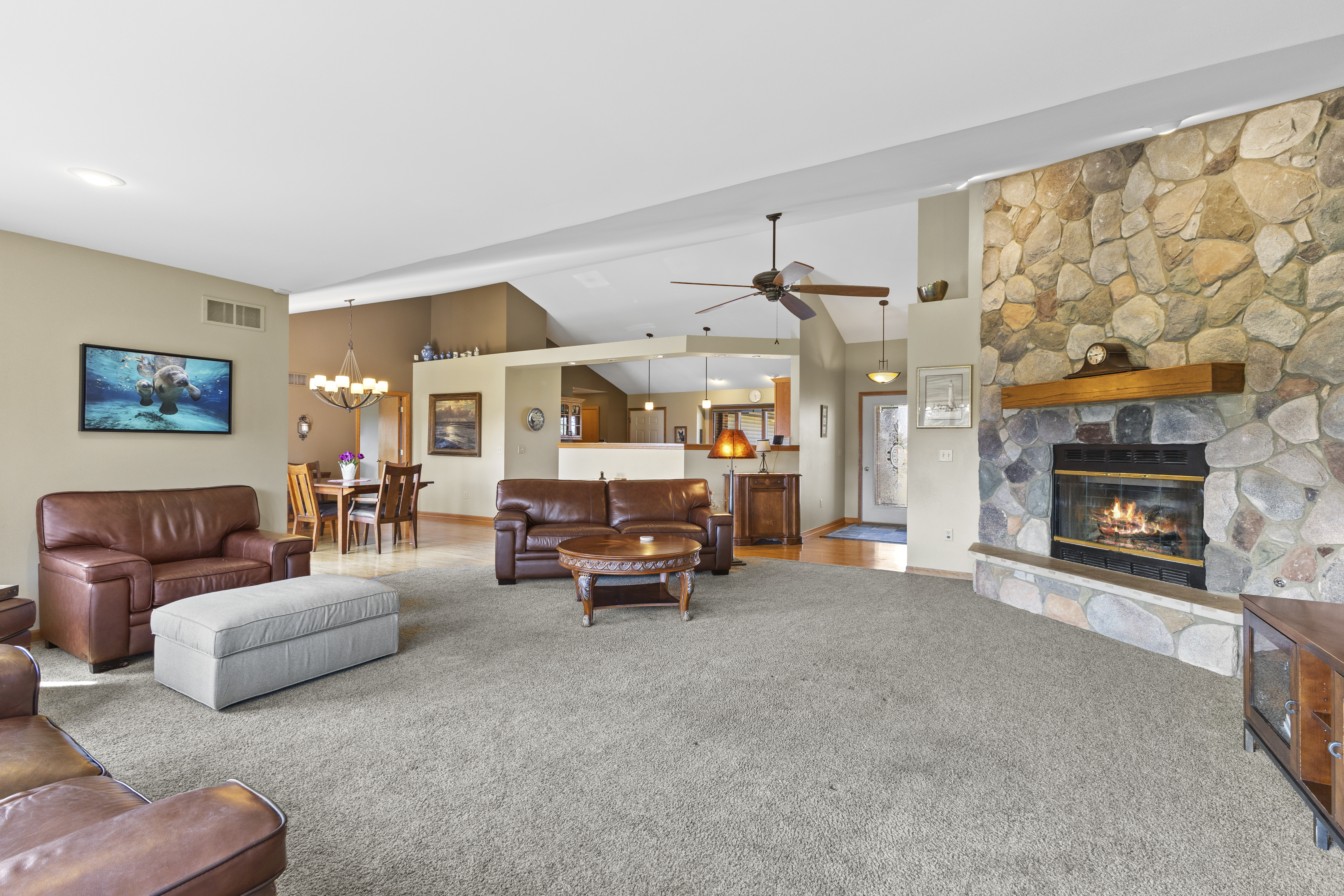  tranquil 3-acre homestead in union  grove - 物件實景