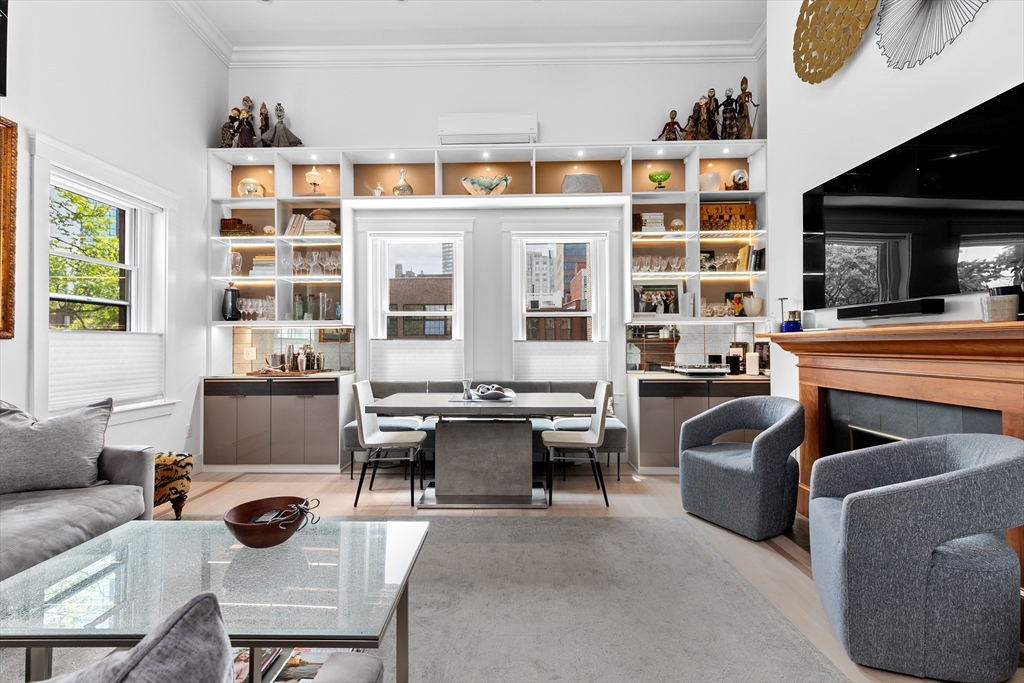 Boston, Massachusetts, 02116, United States, 2 Bedrooms Bedrooms, ,2 BathroomsBathrooms,Residential,For Sale,1951176