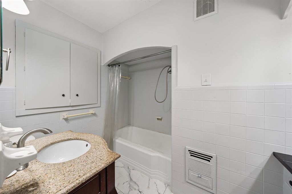 Cedar Hill, Texas, 75104, United States, 3 Bedrooms Bedrooms, ,3 BathroomsBathrooms,Residential,For Sale,1904536