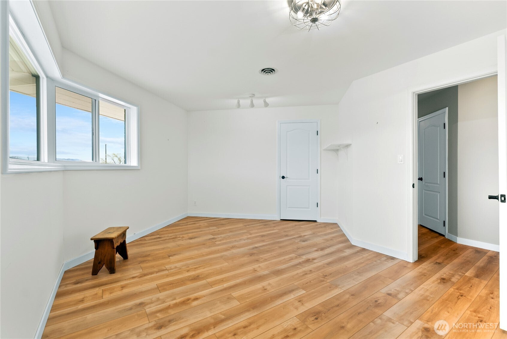 Okanogan, Washington, 98840, United States, 3 Bedrooms Bedrooms, ,2 BathroomsBathrooms,Residential,For Sale,1786609