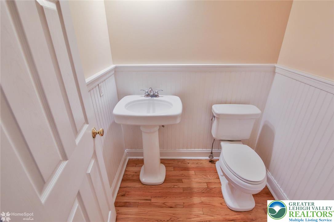 Palmer Twp, Pennsylvania, 18045, United States, 4 Bedrooms Bedrooms, ,4 BathroomsBathrooms,Residential,For Sale,1898728