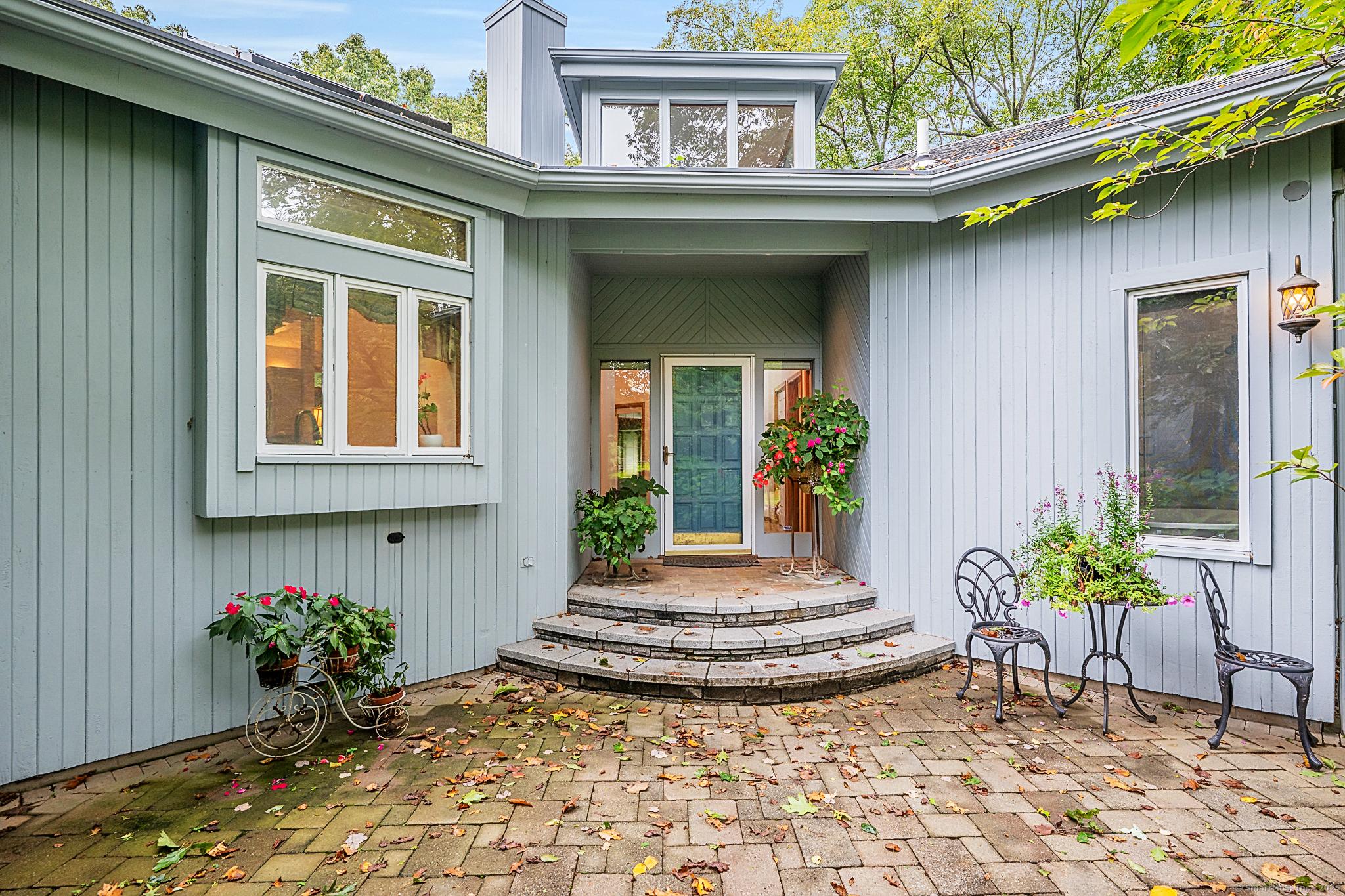 Avon, Connecticut, 06001, United States, 5 Bedrooms Bedrooms, ,6 BathroomsBathrooms,Residential,For Sale,1982009