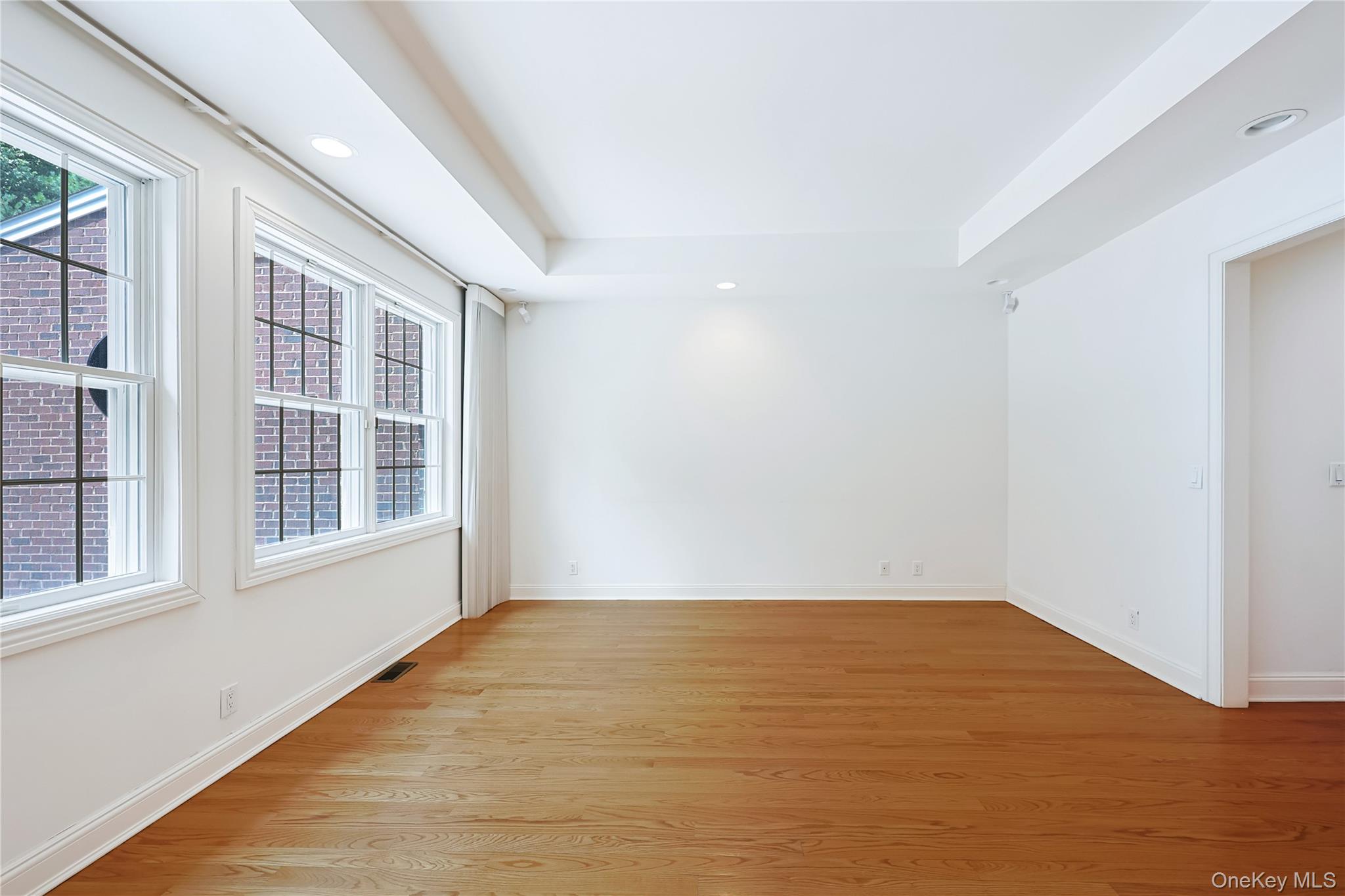  14 Belvedere Court, North Hills, NY, 11030 - 物件實景