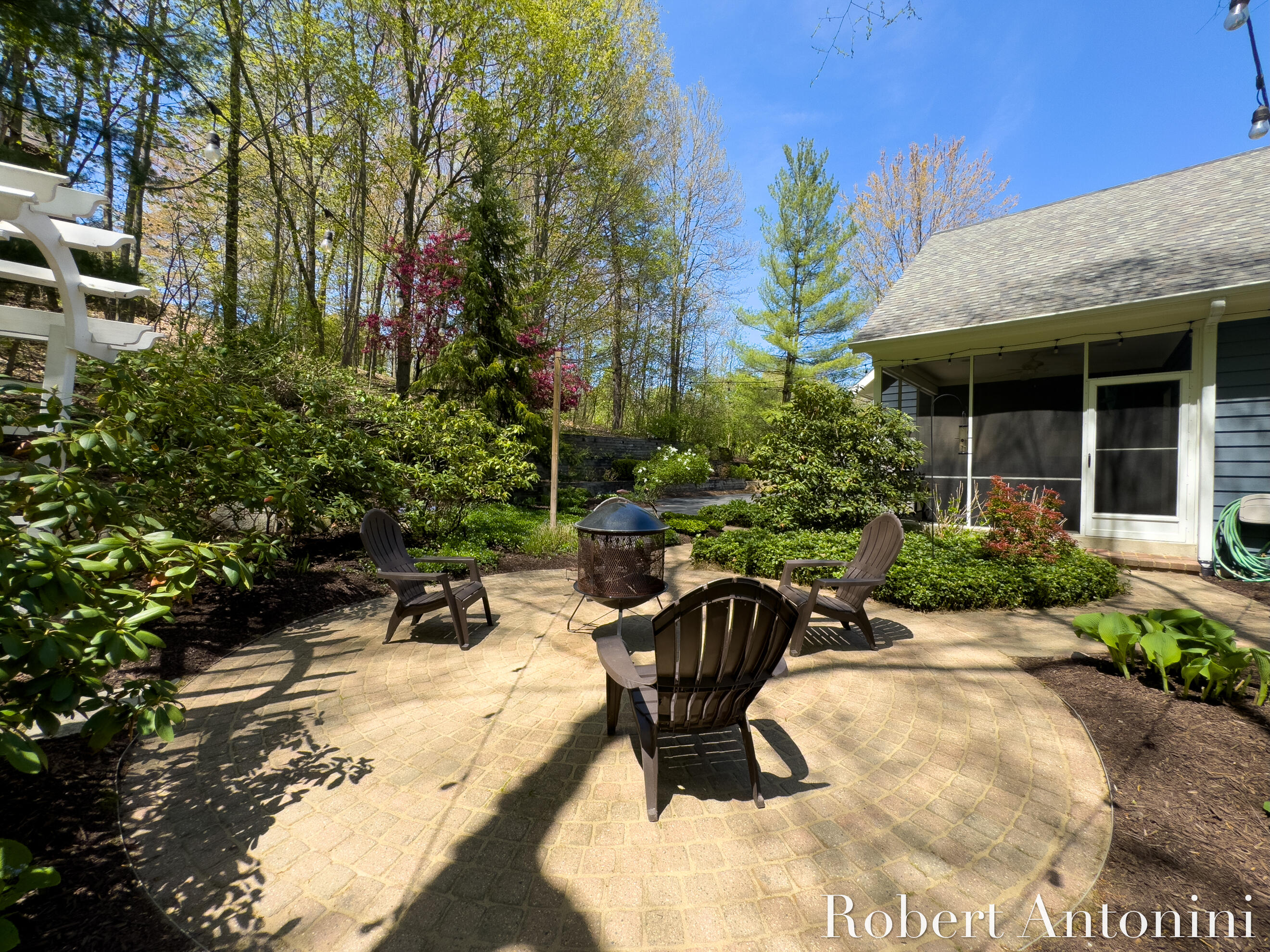 Grand Rapids, Michigan, 49525, United States, 5 Bedrooms Bedrooms, ,4 BathroomsBathrooms,Residential,For Sale,1837852
