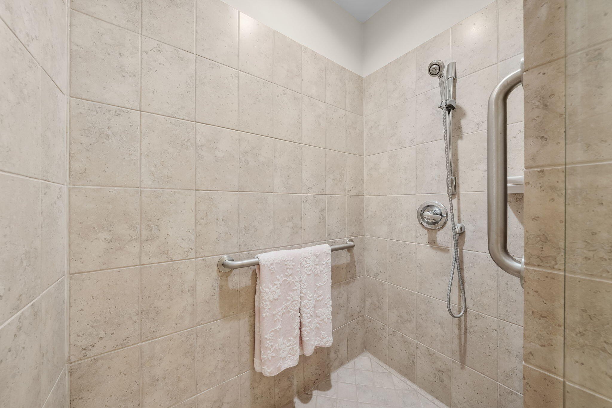 Youngstown, Florida, 32466, United States, 6 Bedrooms Bedrooms, ,6 BathroomsBathrooms,Residential,For Sale,1981831