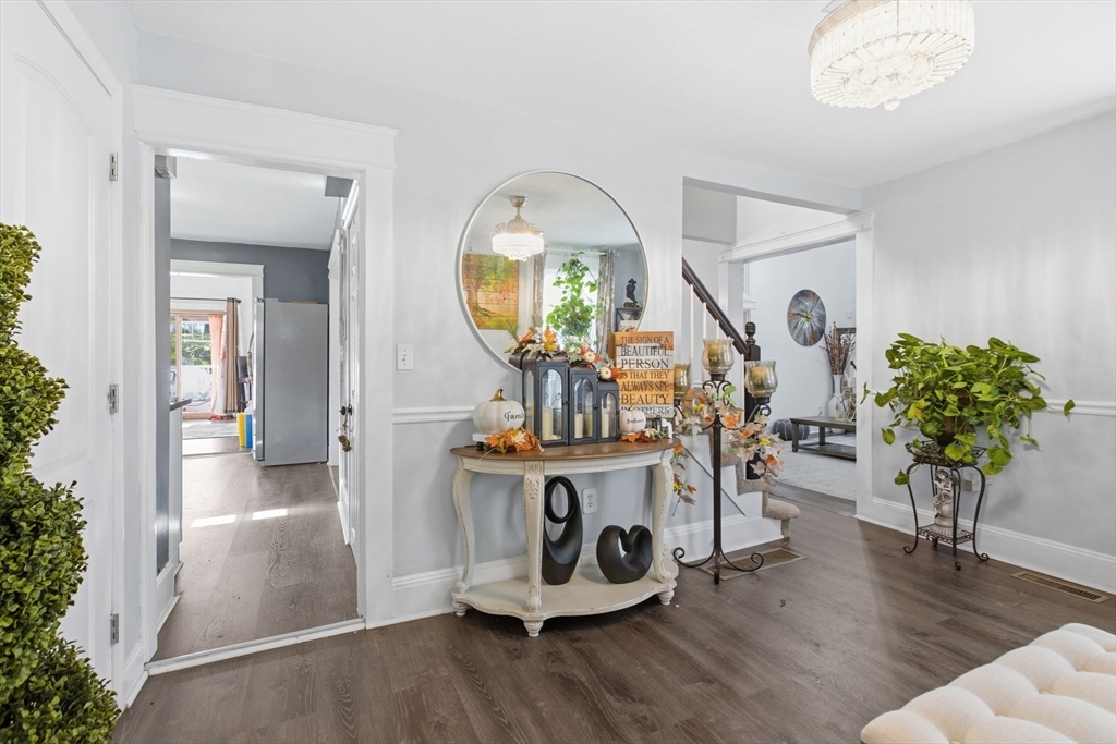 Lowell, Massachusetts, 01852, United States, 3 Bedrooms Bedrooms, ,3 BathroomsBathrooms,Residential,For Sale,1989388