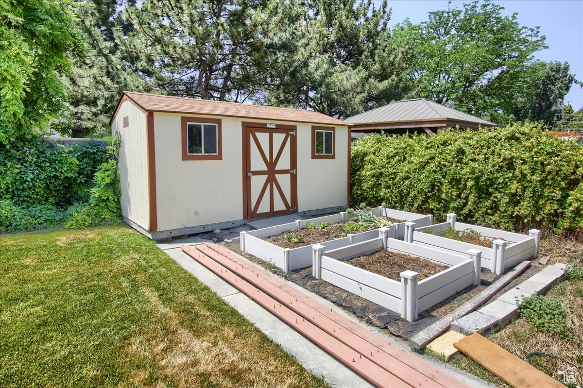 Provo, Utah, 84604, United States, 4 Bedrooms Bedrooms, ,1 BathroomBathrooms,Residential,For Sale,1940832