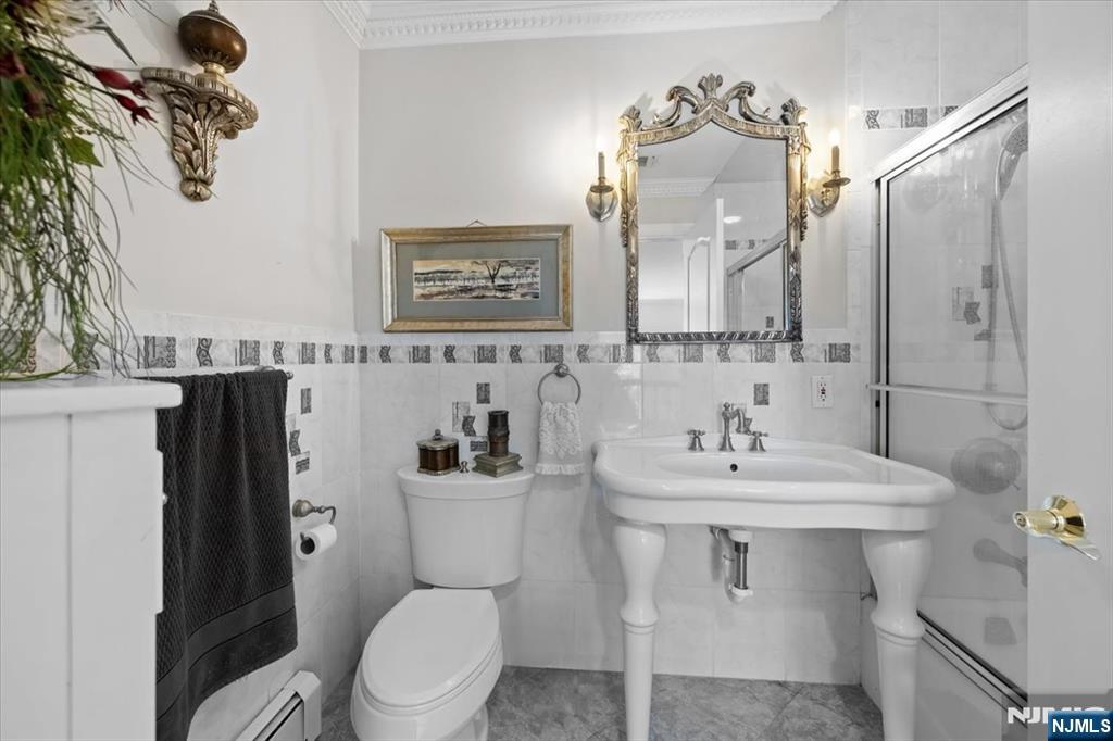 Old Tappan, New Jersey, 07675, United States, 4 Bedrooms Bedrooms, ,5 BathroomsBathrooms,Residential,For Sale,1991175