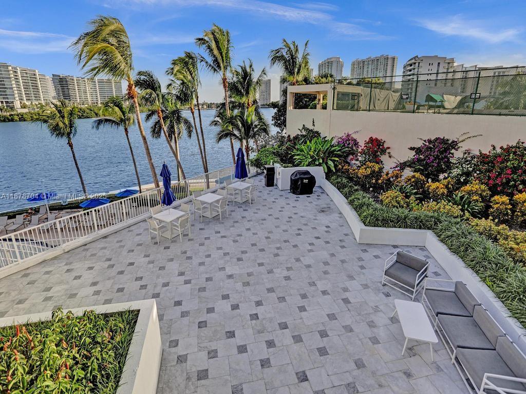 Aventura, Florida, 33180, United States, 2 Bedrooms Bedrooms, ,3 BathroomsBathrooms,Residential,For Sale,1947982