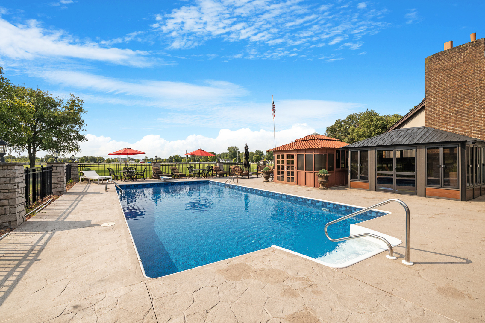 Homer Glen, Illinois, 60491, United States, 4 Bedrooms Bedrooms, ,5 BathroomsBathrooms,Residential,For Sale,1940252