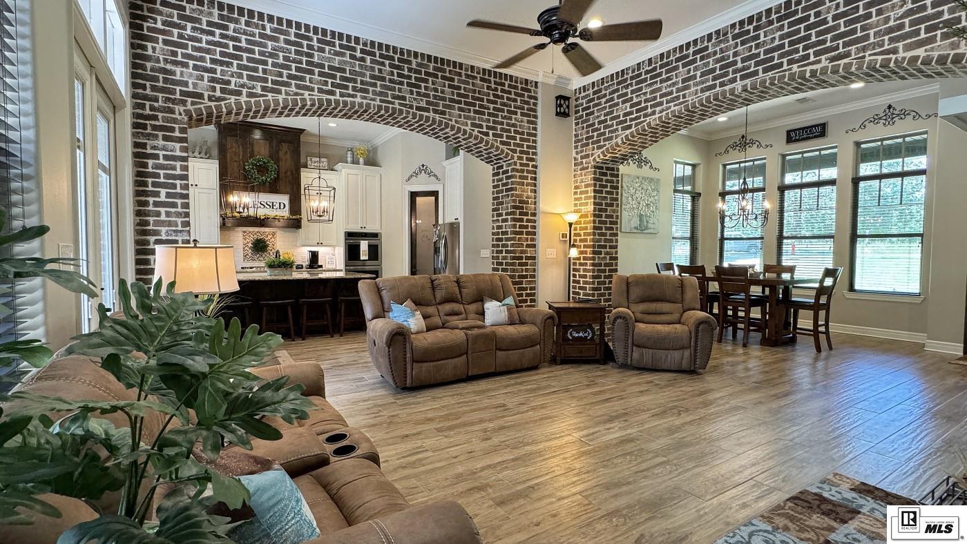 West Monroe, Louisiana, 71292, United States, 3 Bedrooms Bedrooms, ,4 BathroomsBathrooms,Residential,For Sale,1959041