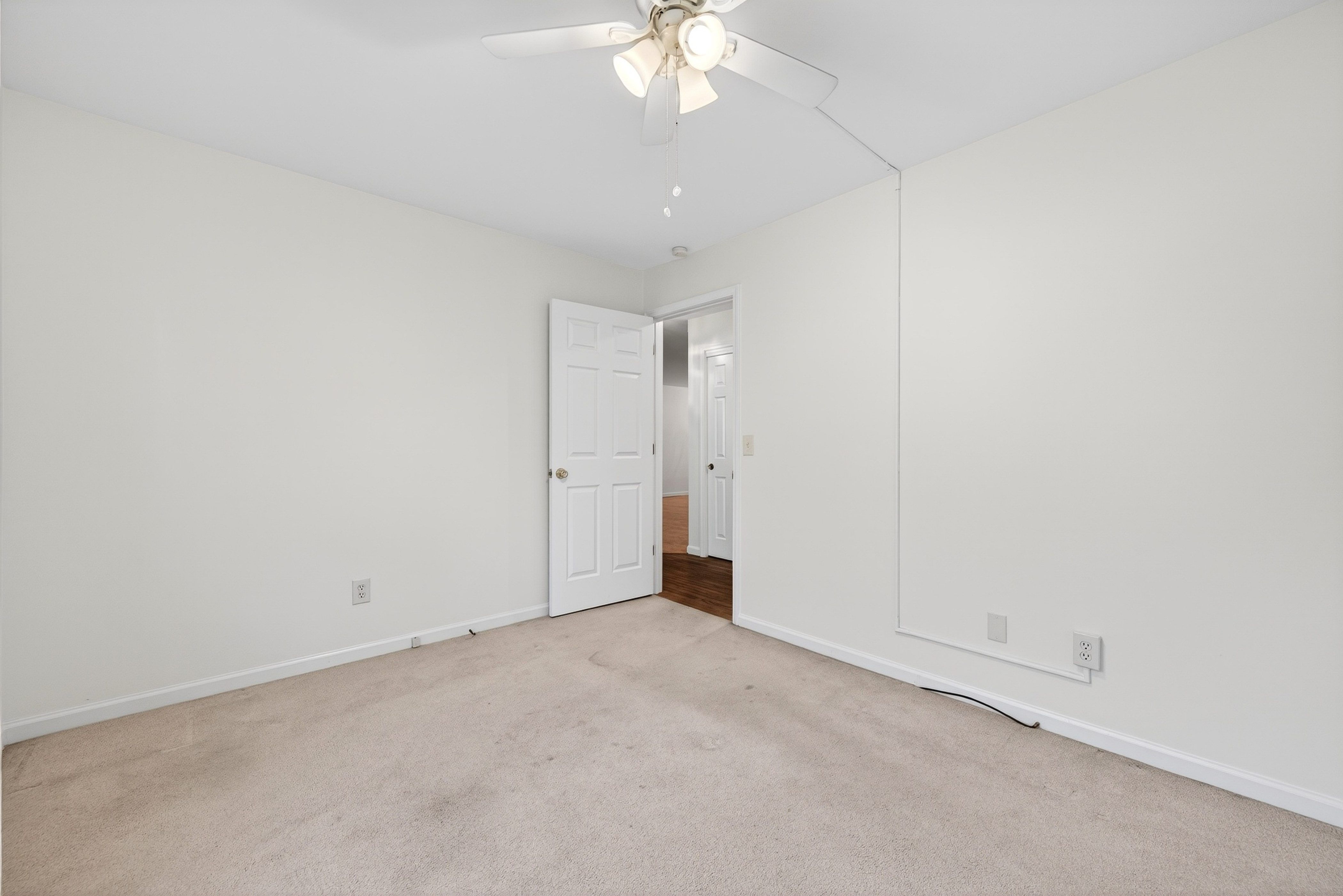 Move in and enjoy this lovely first floor unit - 物件實景