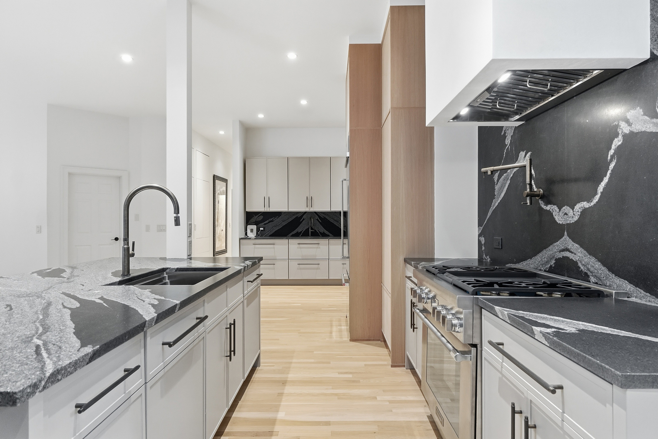  Stunning Home on Nearly 1 Acre Lot in Buckhead - 物件實景