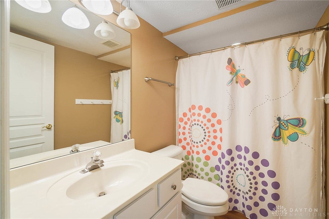 Dayton, Ohio, 45458, United States, 5 Bedrooms Bedrooms, ,4 BathroomsBathrooms,Residential,For Sale,1975816