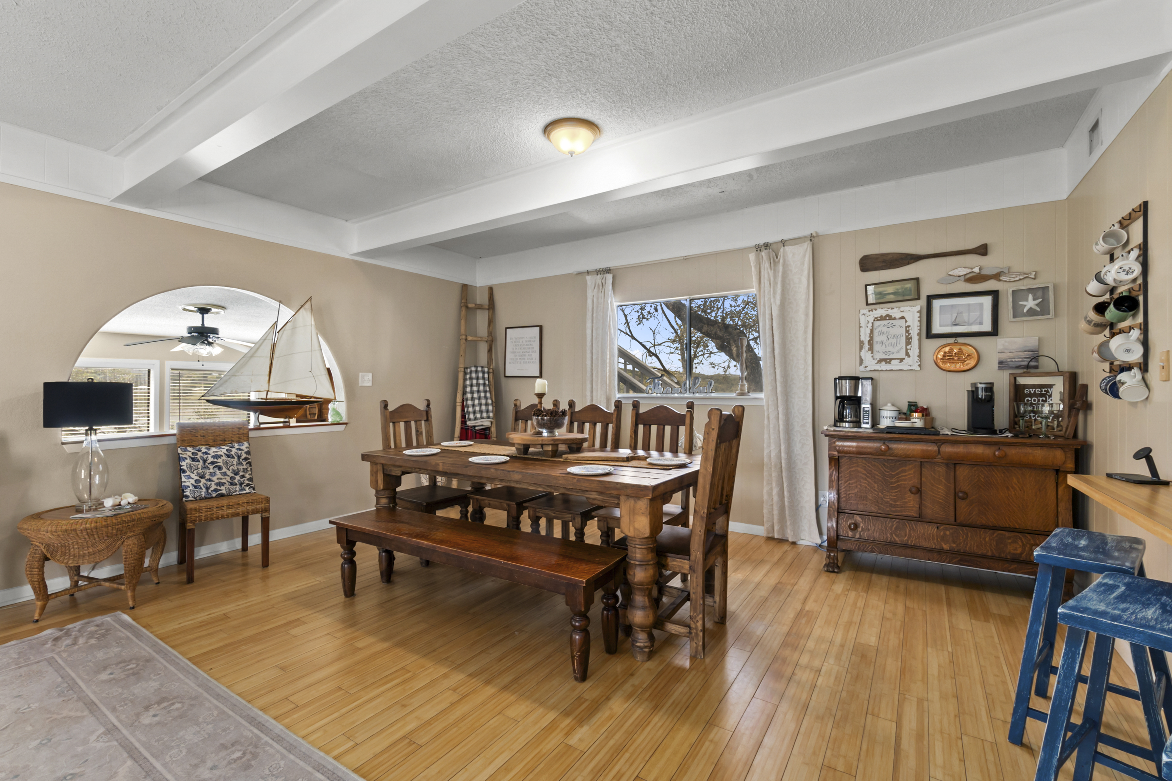  Prime Lakefront Living with Stunning Views - 物件實景