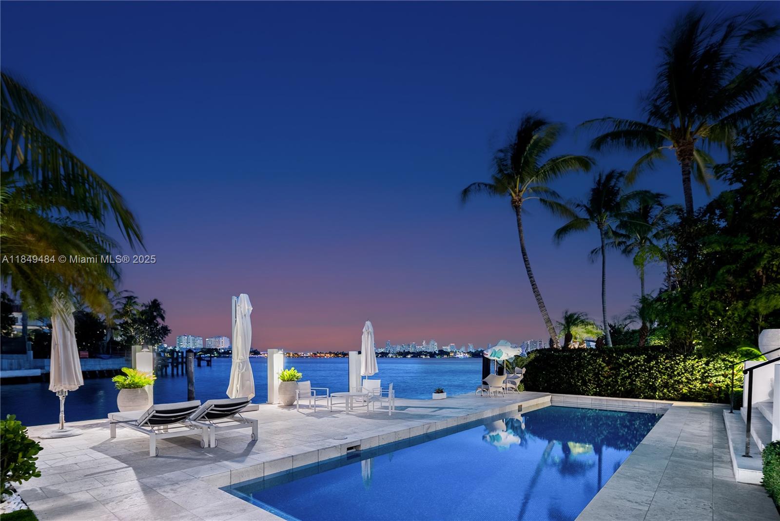 Miami Beach, Florida, 33140, United States, 6 Bedrooms Bedrooms, ,7 BathroomsBathrooms,Residential,For Sale,1927526