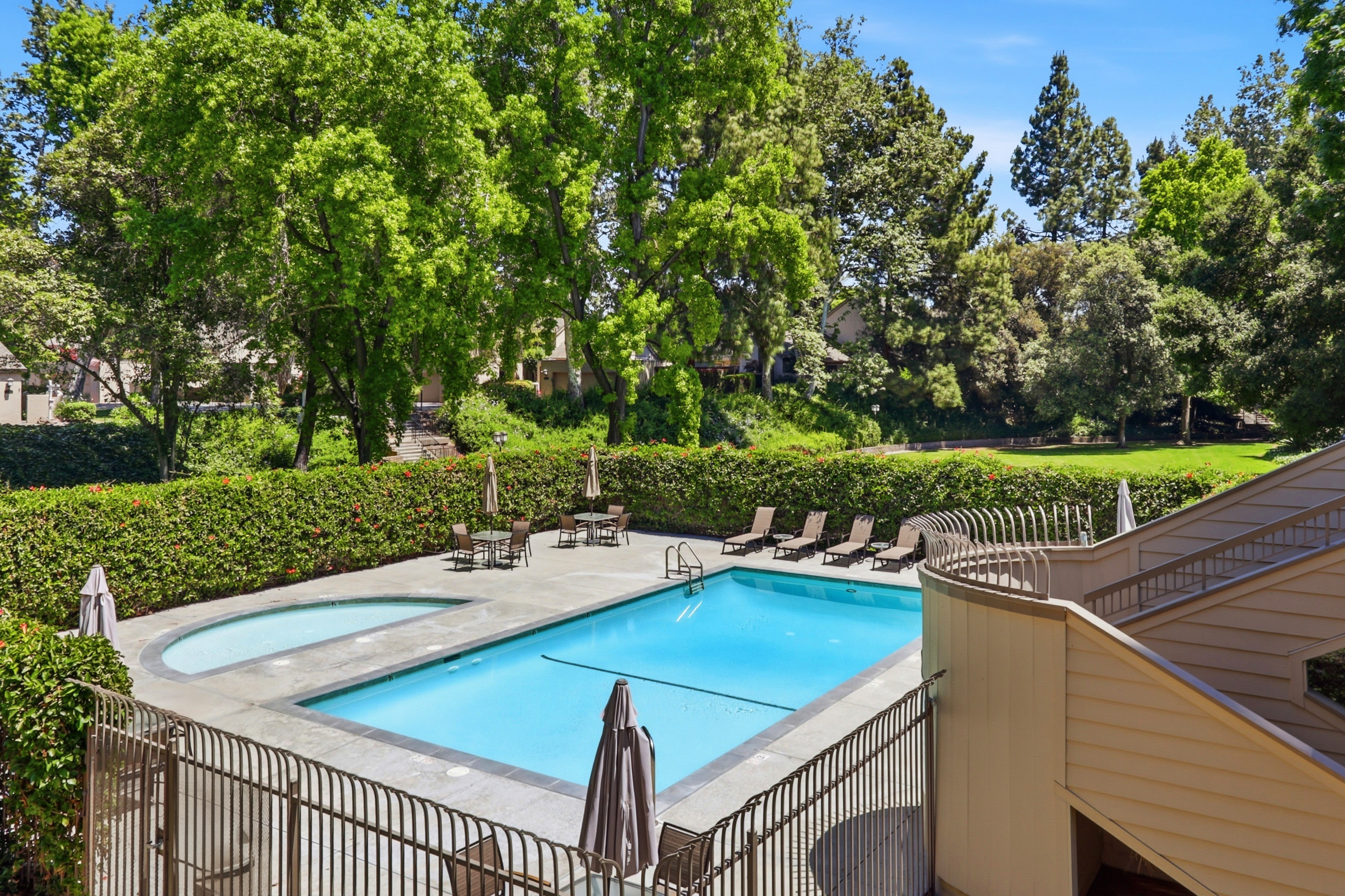  Updated Willow Glen Townhome - 物件實景