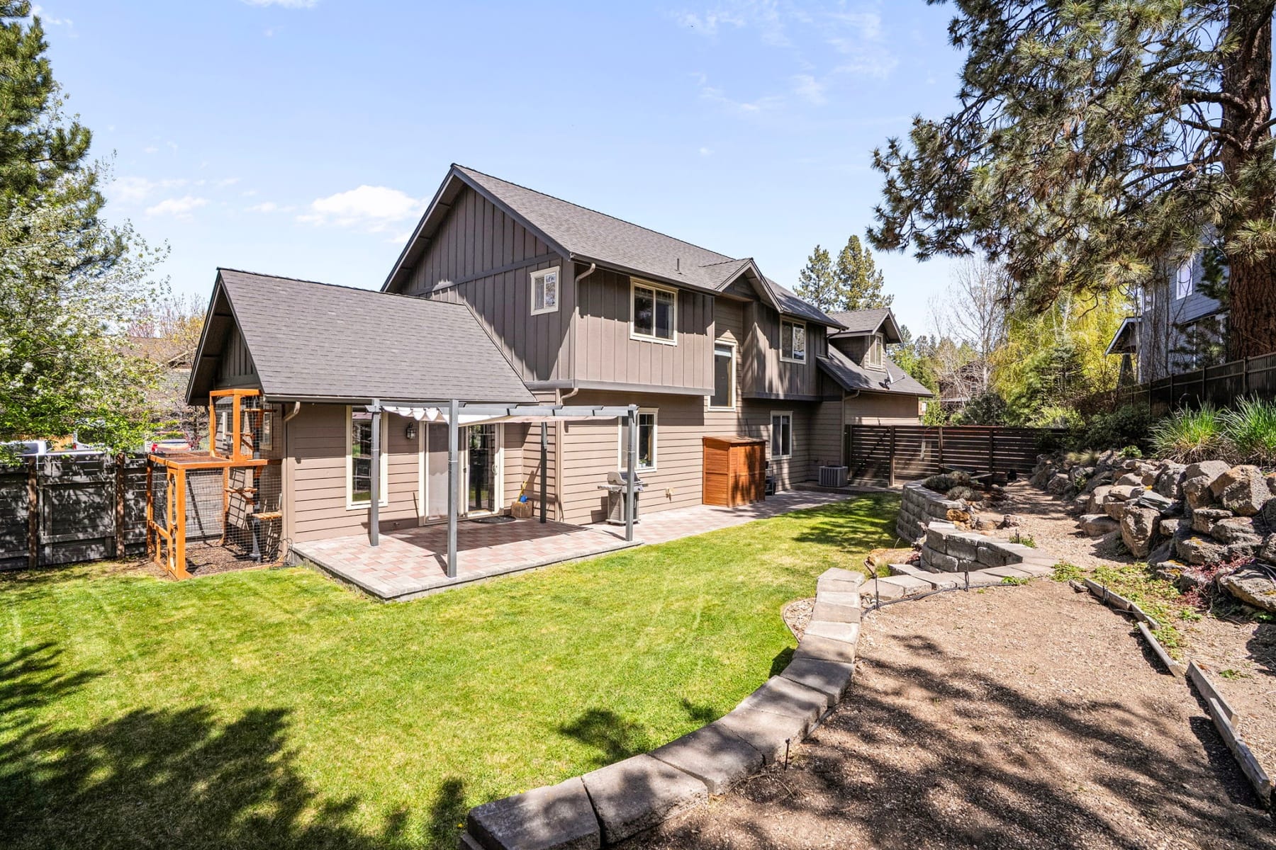  2073 NW Shevlin Crest Drive Bend, OR 97703 - 物件實景