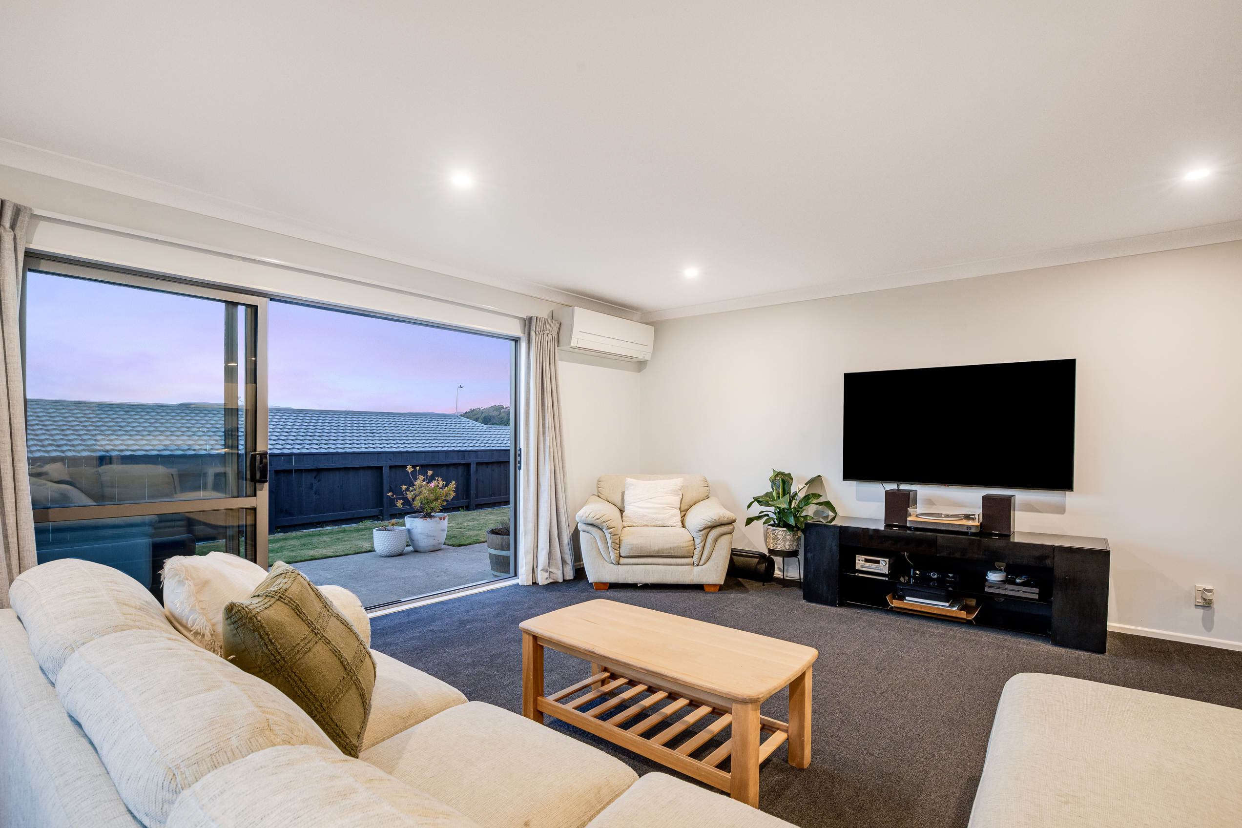  14 Gennaker Lane, Whitby - 物件實景