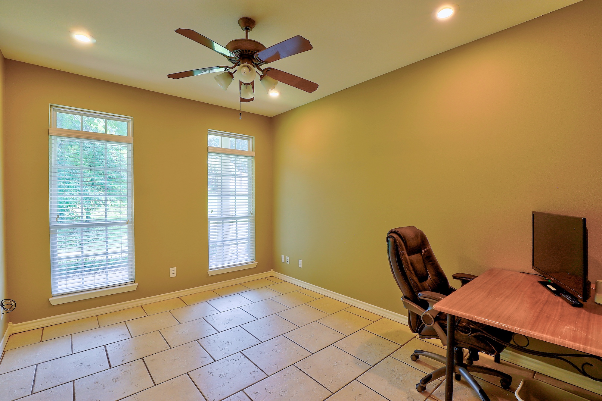 Texarkana, Texas, 75503, United States, 3 Bedrooms Bedrooms, ,4 BathroomsBathrooms,Residential,For Sale,1841636