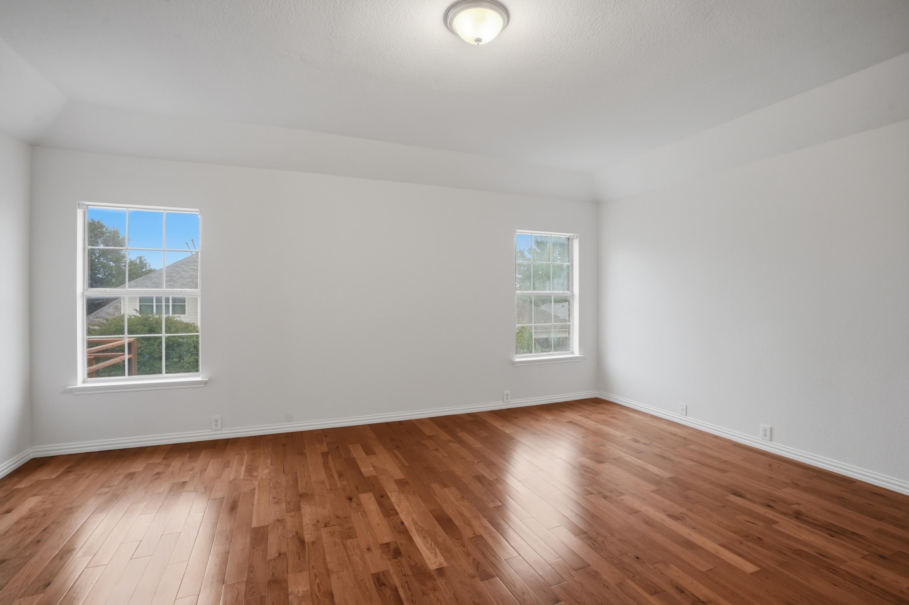  5/2.2 Home with Pool in Plano - 物件實景