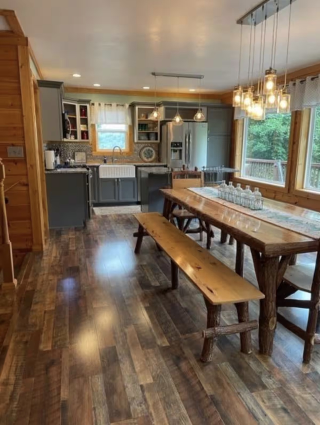 Gatlinburg, Tennessee, 37738, United States, 4 Bedrooms Bedrooms, ,2 BathroomsBathrooms,Residential,For Sale,2005495