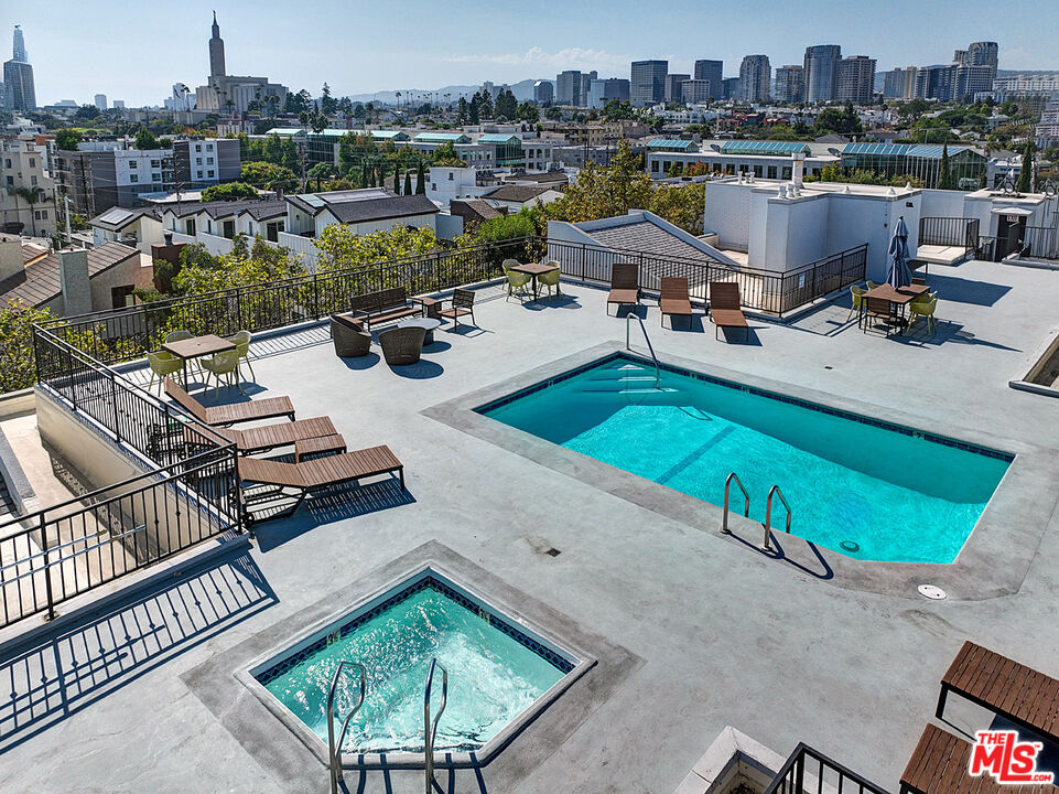 Los Angeles, California, 90025, United States, 3 Bedrooms Bedrooms, ,3 BathroomsBathrooms,Residential,For Sale,1947986