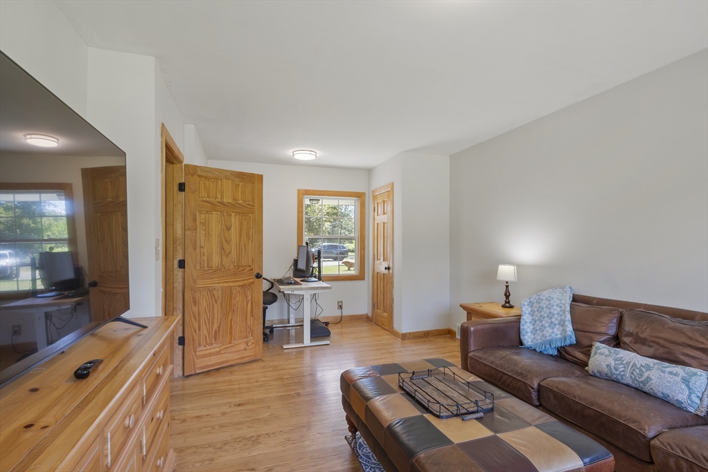 Framingham, Massachusetts, 01701, United States, 4 Bedrooms Bedrooms, ,3 BathroomsBathrooms,Residential,For Sale,1939196