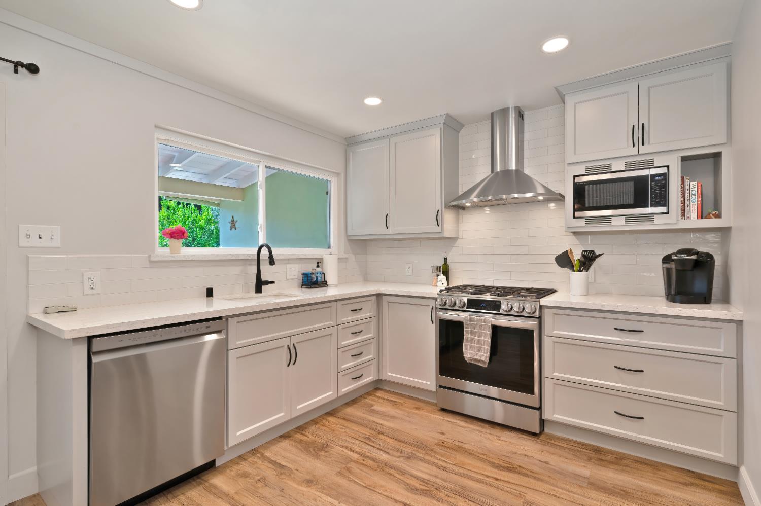 Sacramento, California, 95819, United States, 3 Bedrooms Bedrooms, ,2 BathroomsBathrooms,Residential,For Sale,1987598