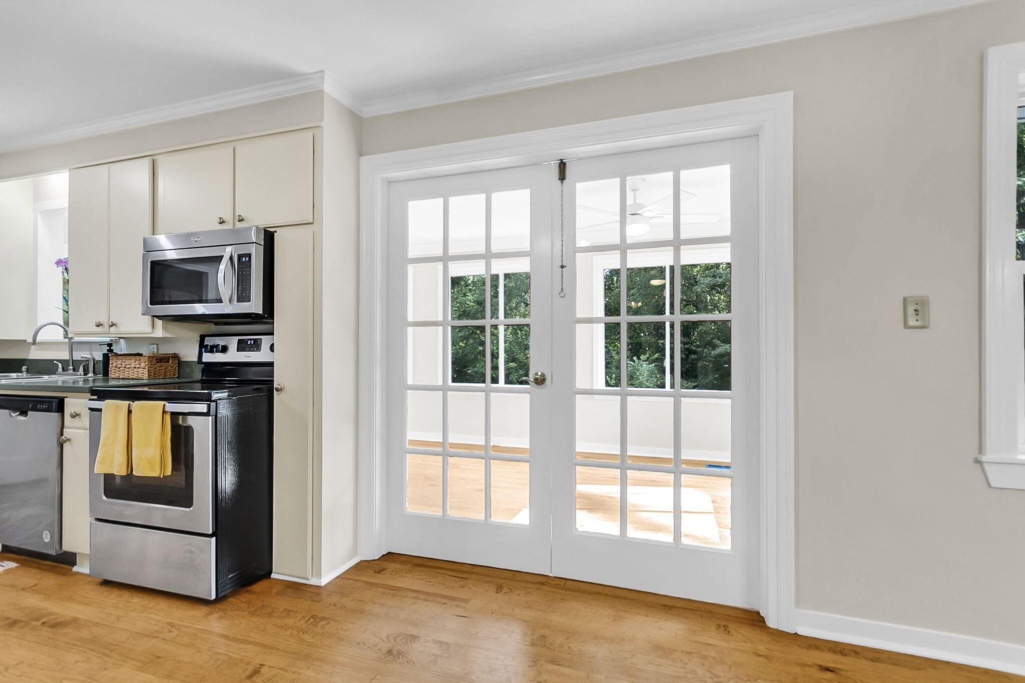 Summerville, South Carolina, 29483, United States, 3 Bedrooms Bedrooms, ,2 BathroomsBathrooms,Residential,For Sale,1916972