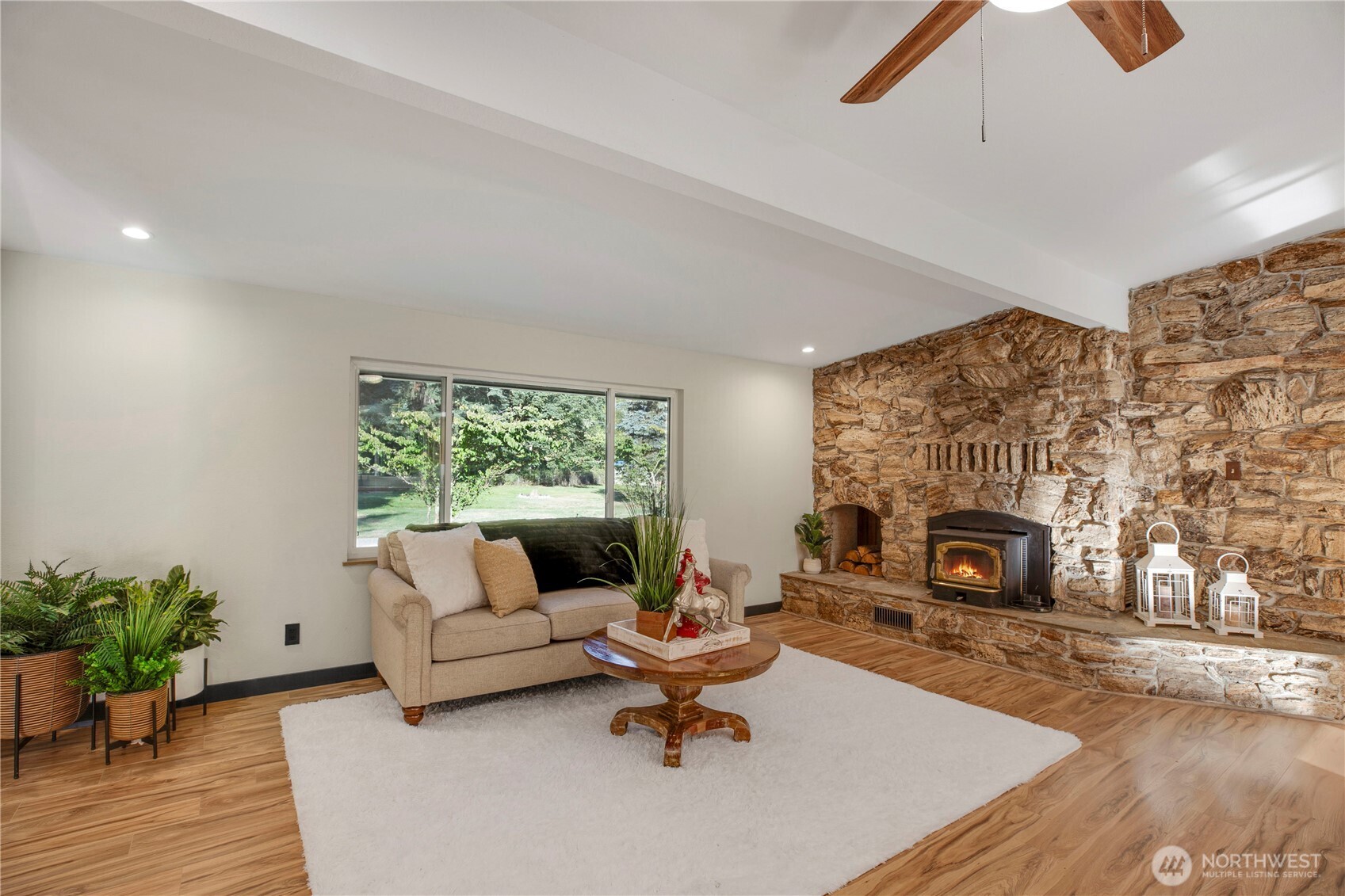 Maple Valley, Washington, 98038, United States, 3 Bedrooms Bedrooms, ,1 BathroomBathrooms,Residential,For Sale,1949722