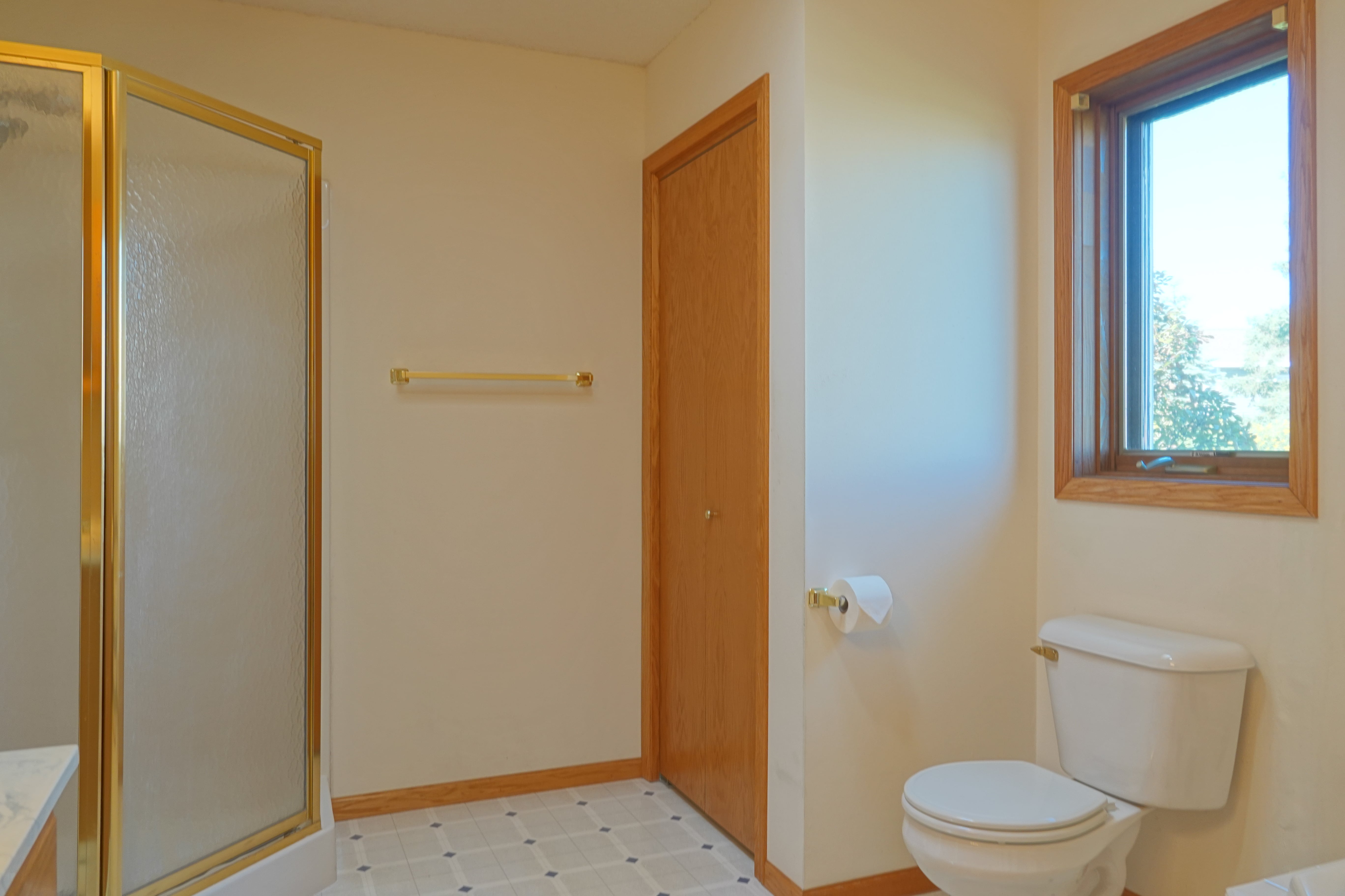 Abbotsford, Wisconsin, 54405, United States, 4 Bedrooms Bedrooms, ,4 BathroomsBathrooms,Residential,For Sale,1977625