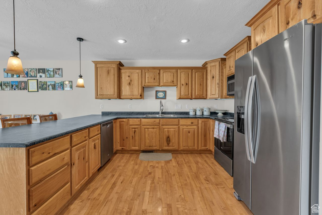 Herriman, Utah, 84096, United States, 3 Bedrooms Bedrooms, ,2 BathroomsBathrooms,Residential,For Sale,1902167
