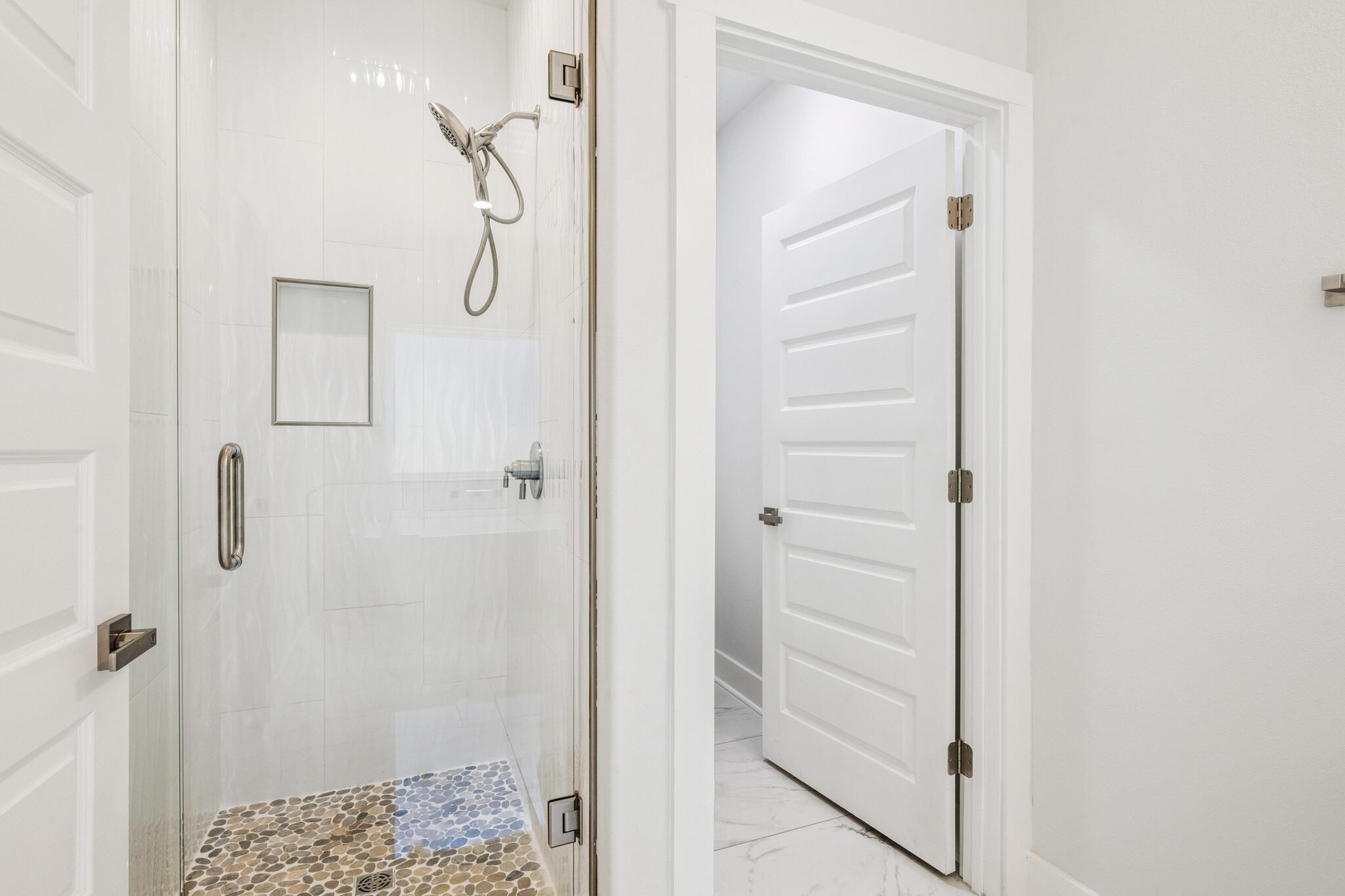 Niceville, Florida, 32578, United States, 5 Bedrooms Bedrooms, ,4 BathroomsBathrooms,Residential,For Sale,2009314