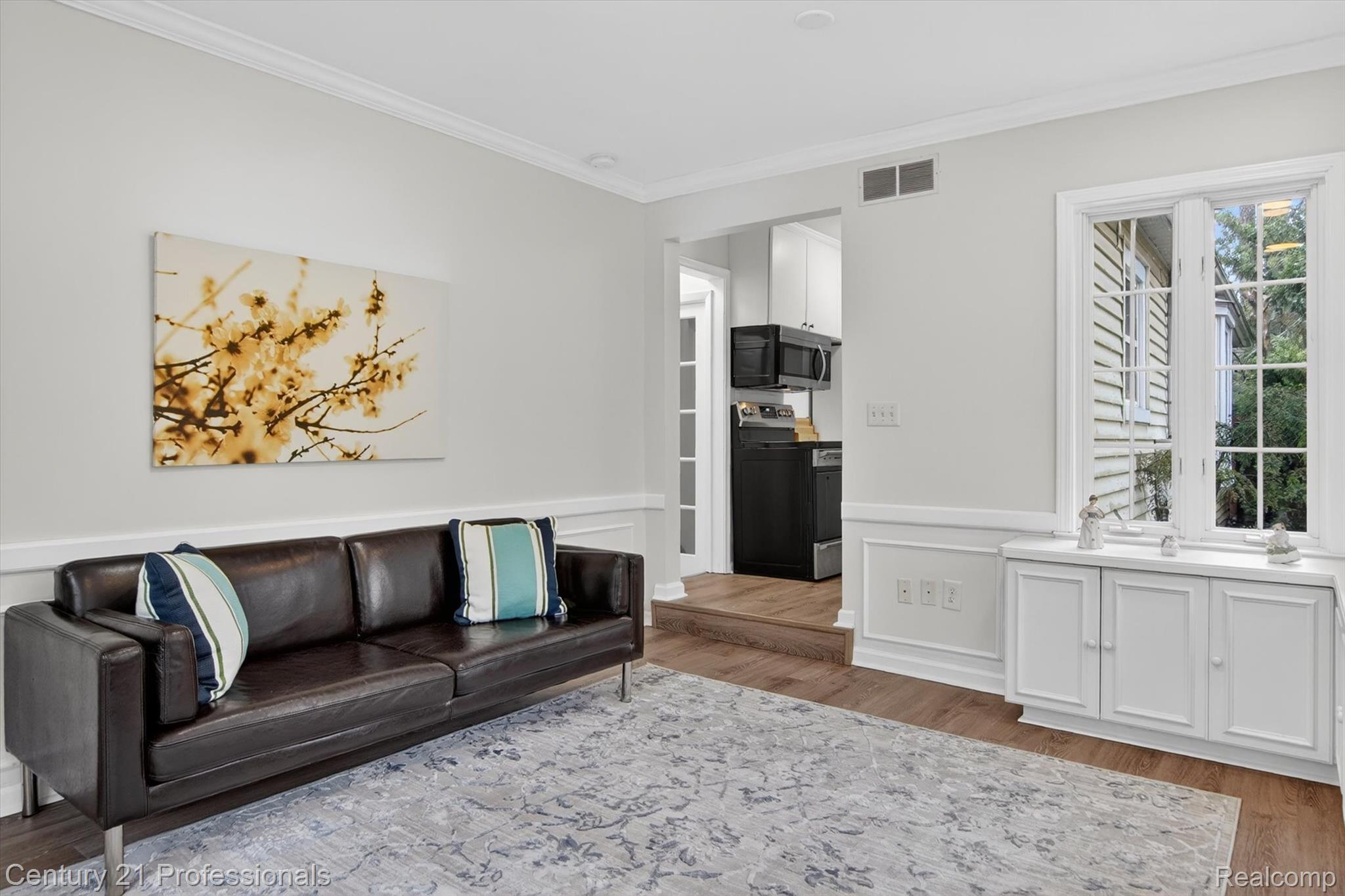 AnnArbor, Michigan, 48103, United States, 3 Bedrooms Bedrooms, ,2 BathroomsBathrooms,Residential,For Sale,2038330