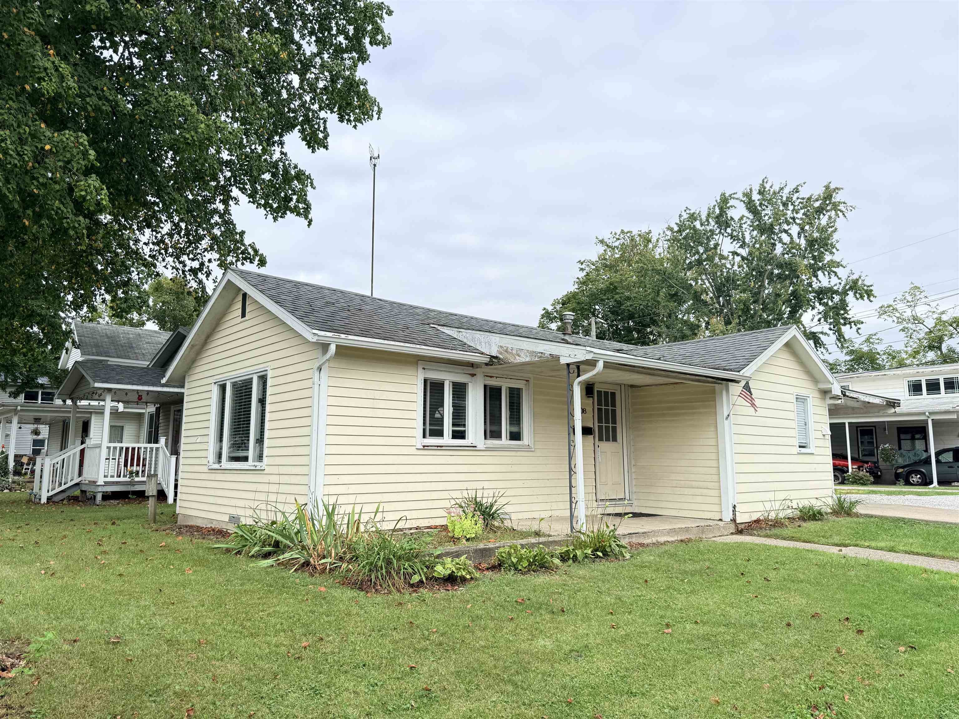 Poplar St, Winona Lake, IN 46590