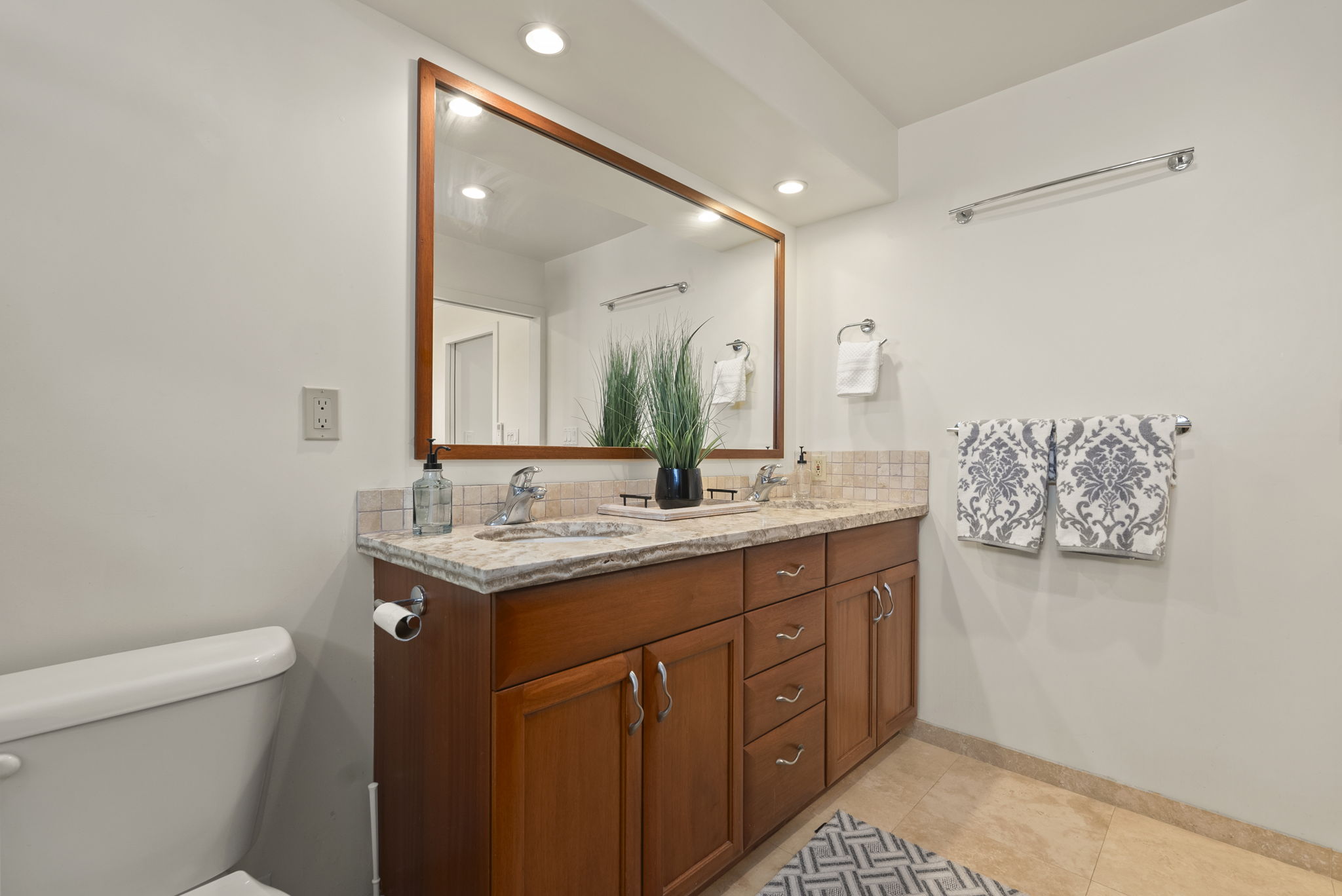 Kailua, Hawaii, 96734, United States, 6 Bedrooms Bedrooms, ,4 BathroomsBathrooms,Residential,For Sale,1981977