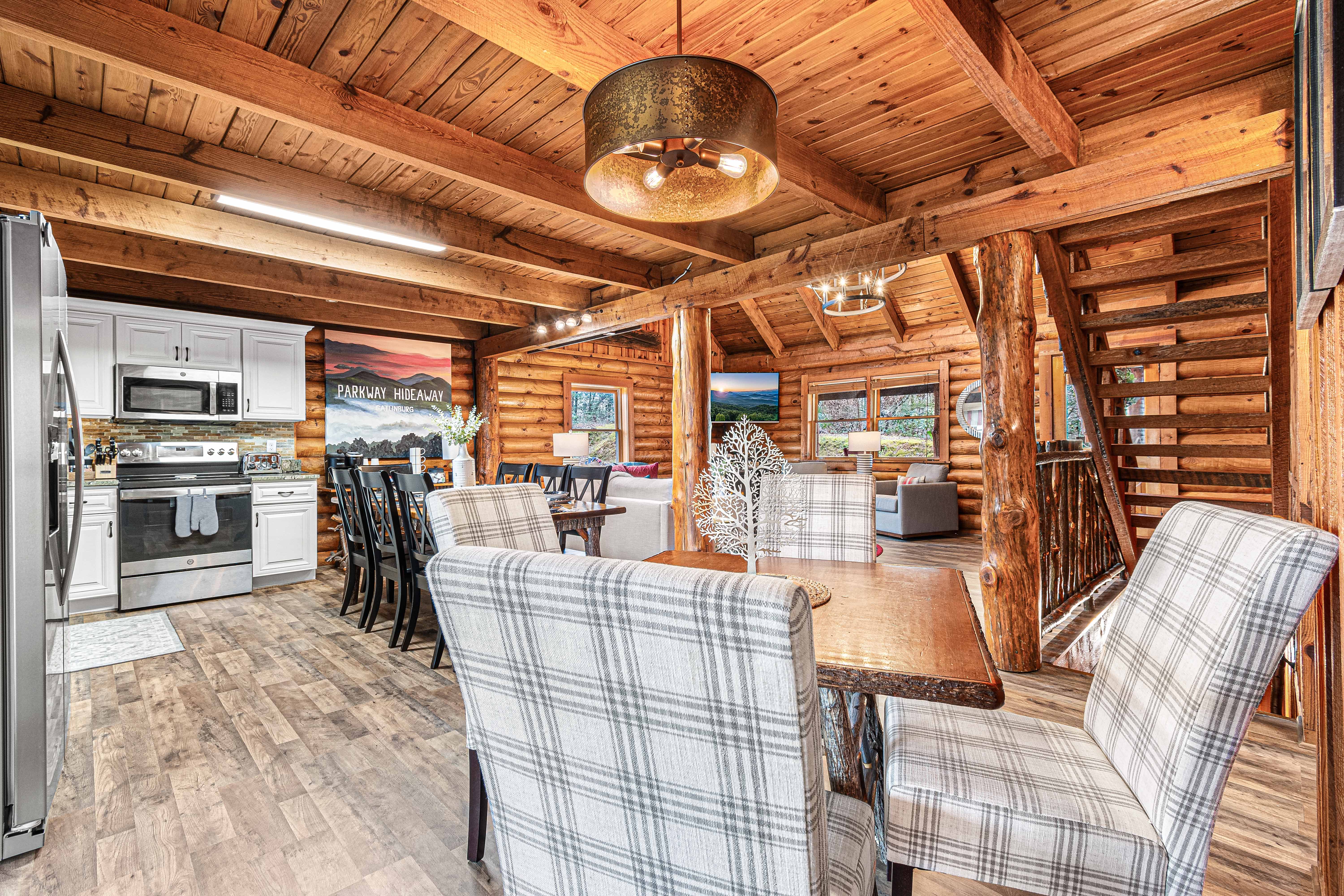 Gatlinburg, Tennessee, 37738, United States, 3 Bedrooms Bedrooms, ,4 BathroomsBathrooms,Residential,For Sale,1977450