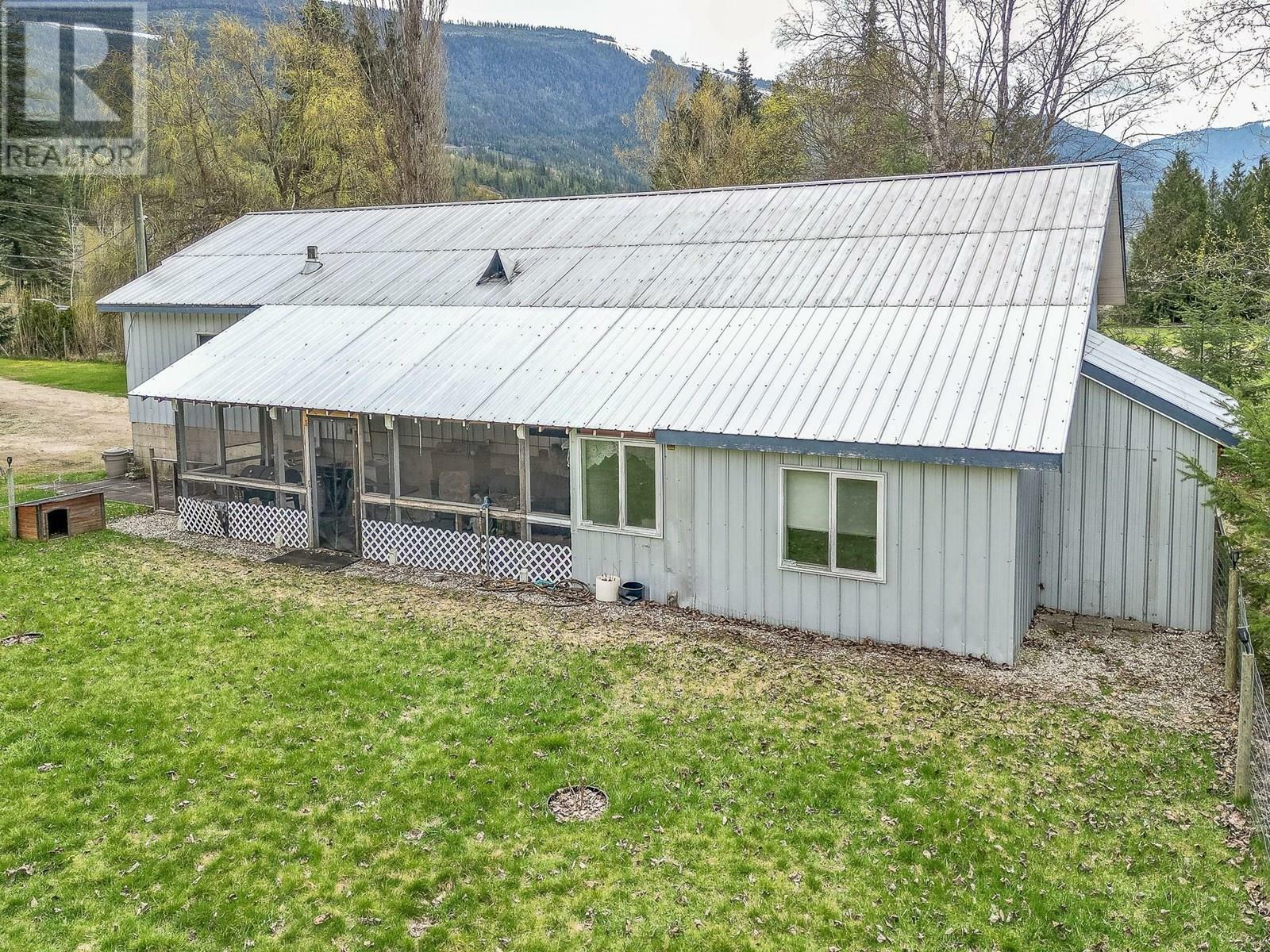 MALAKWA, British Columbia, V0E 2J0, CA, 2 Bedrooms Bedrooms, ,Residential,For Sale,1839032