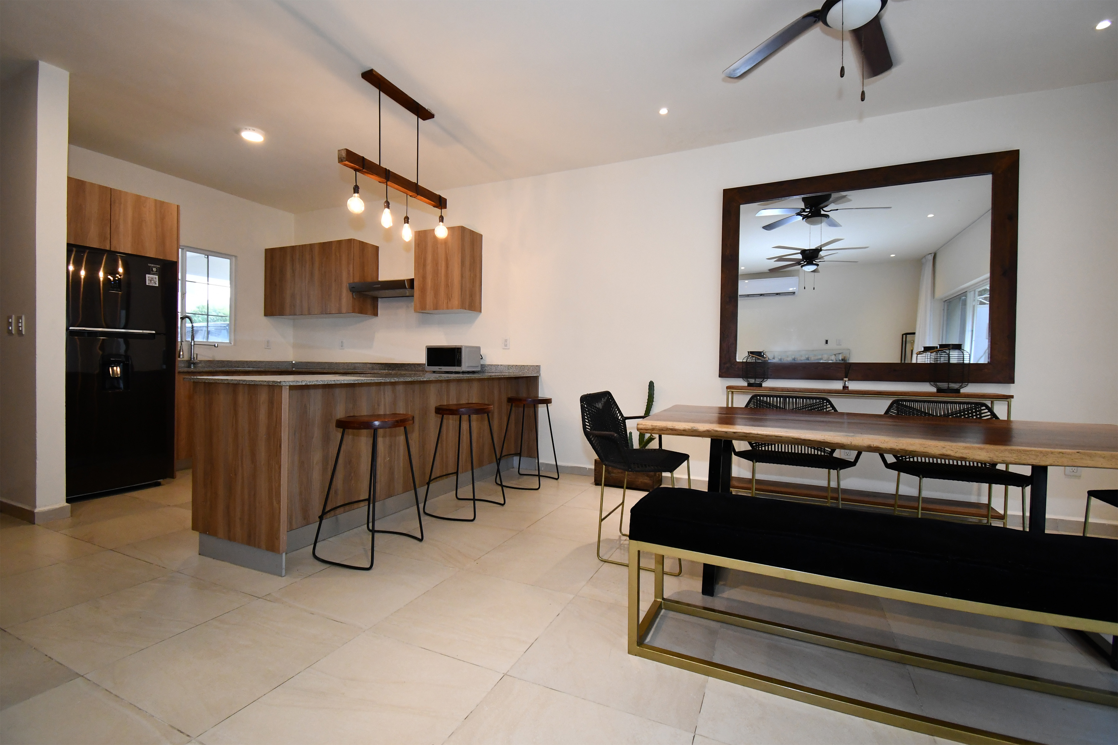  Modern Three-Bedroom Home in Selvanova Coto 3B - 物件實景