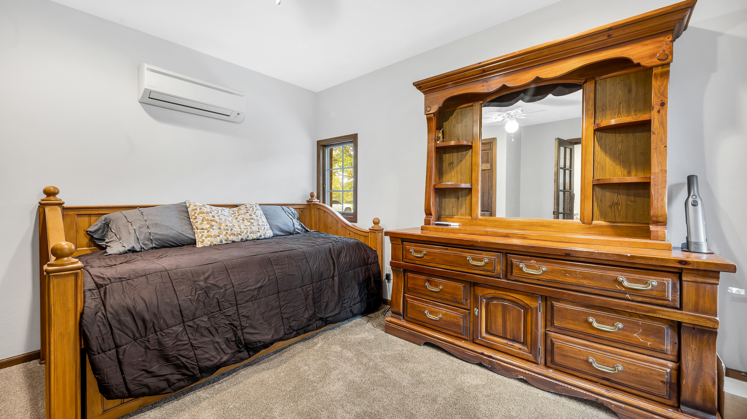 Waterloo, Illinois, 62298, United States, 3 Bedrooms Bedrooms, ,3 BathroomsBathrooms,Residential,For Sale,1986147