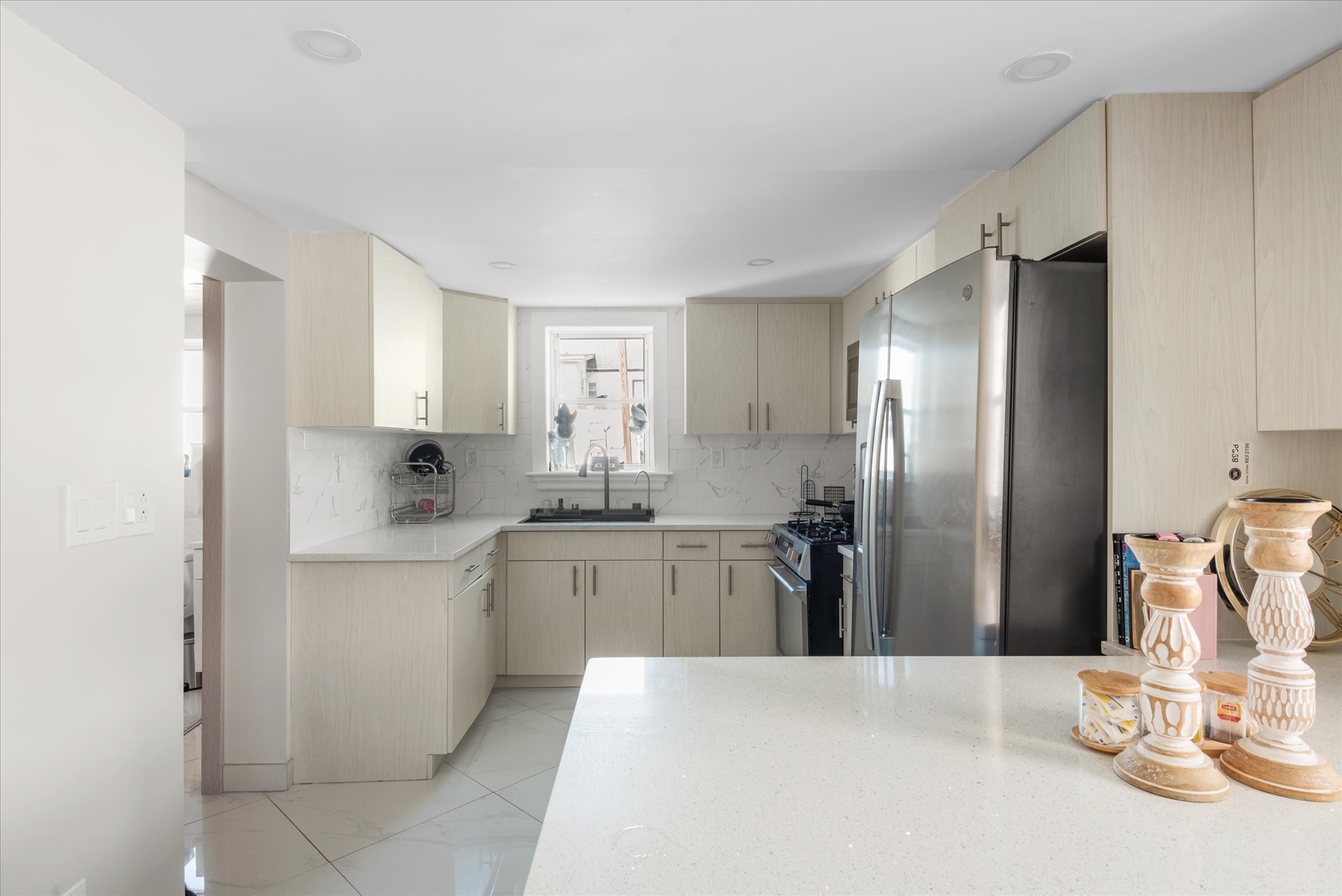 Howard Beach, New York, 11414, United States, 5 Bedrooms Bedrooms, ,2 BathroomsBathrooms,Residential,For Sale,2049449