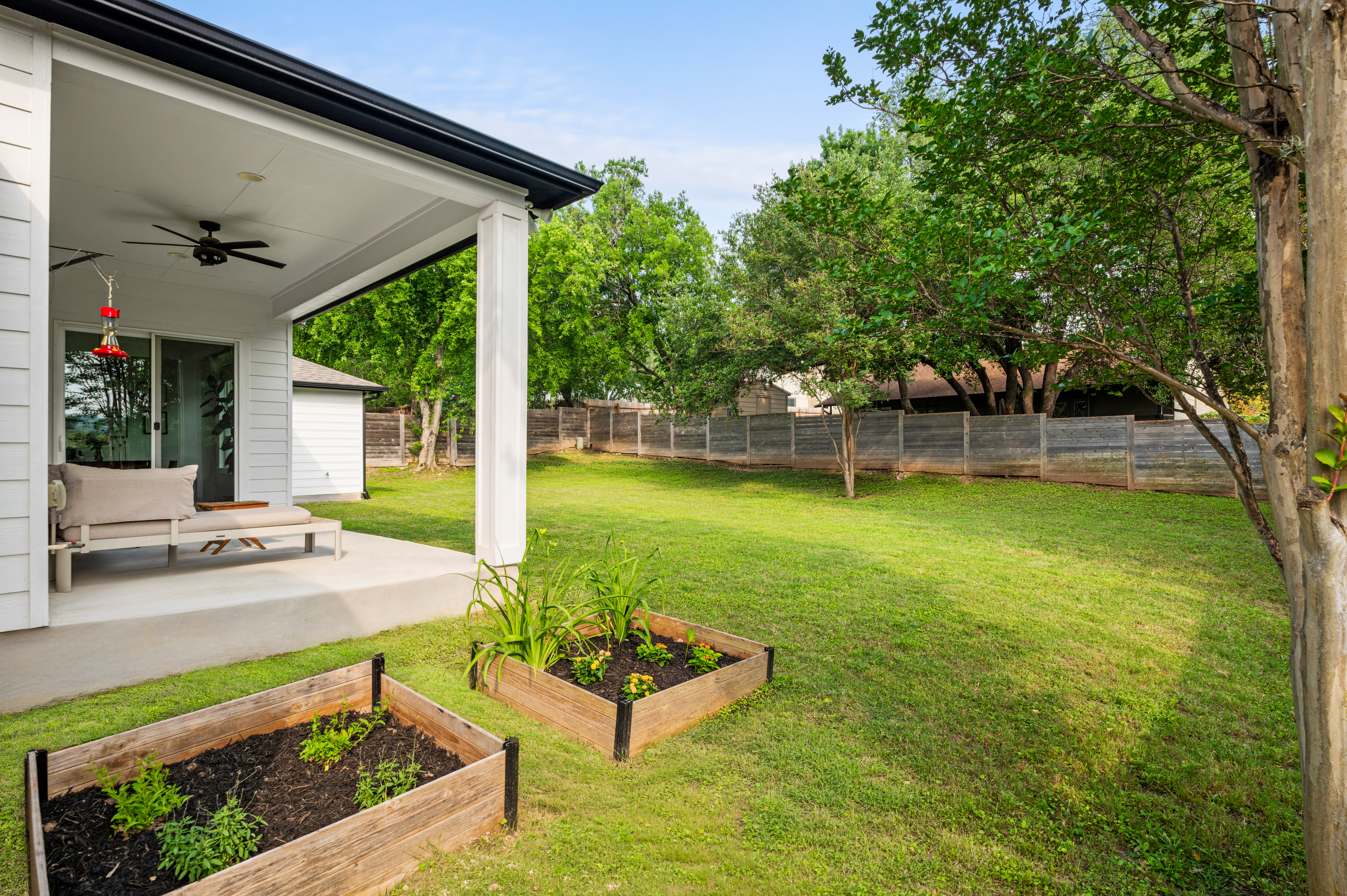 One Story Home  Spacious Yard - 物件實景