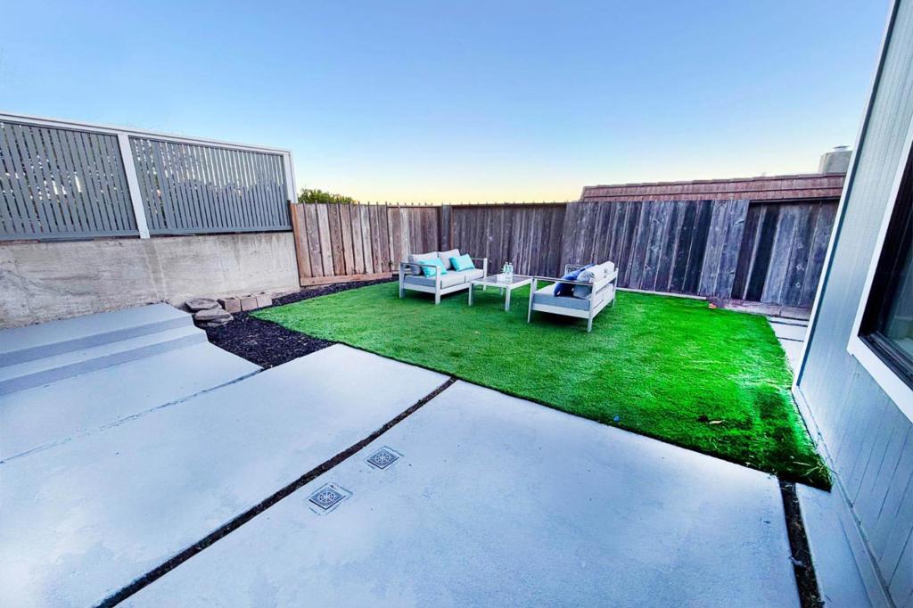 San Francisco, California, 94131, United States, 3 Bedrooms Bedrooms, ,3 BathroomsBathrooms,Residential,For Sale,1974039