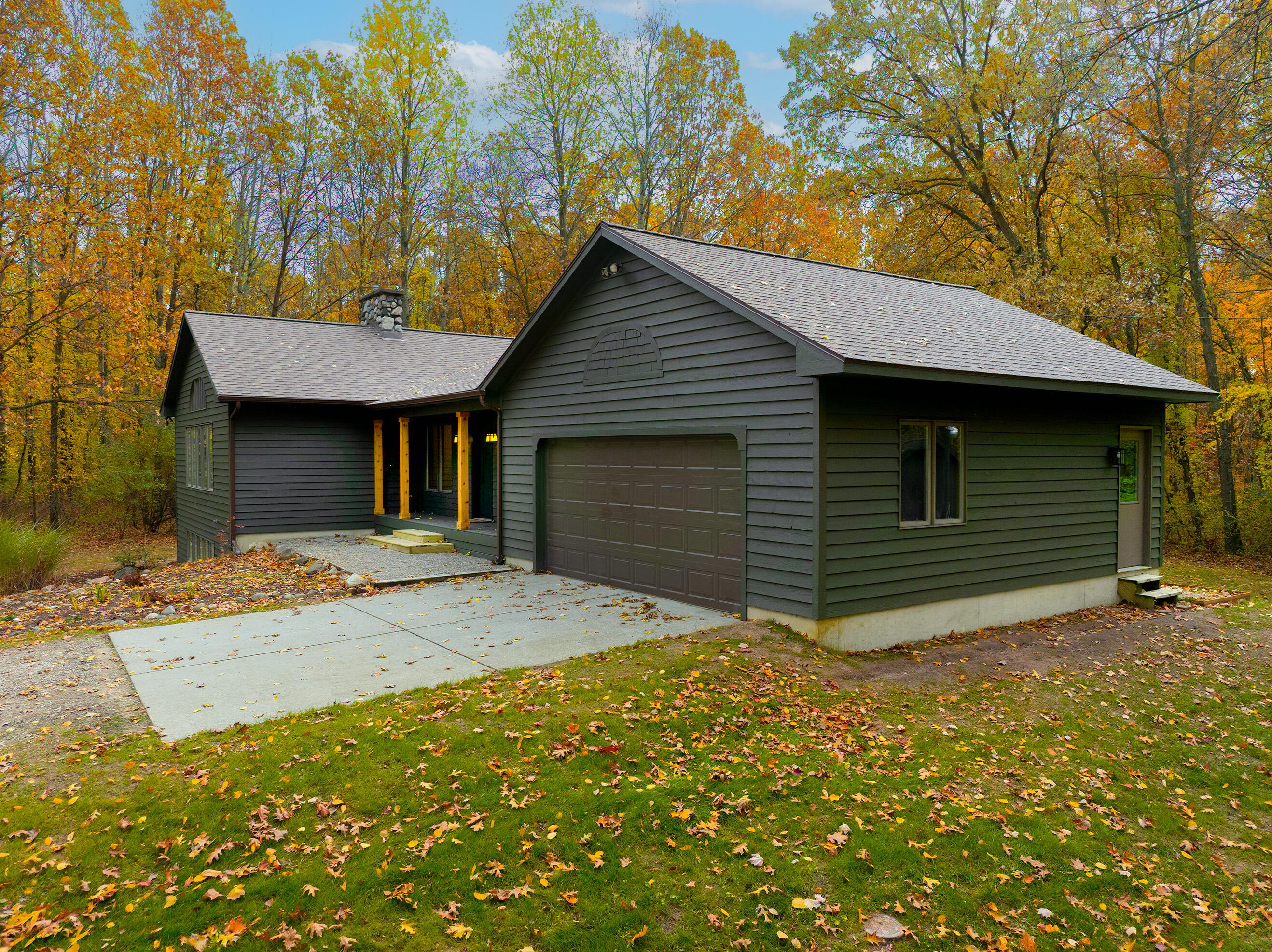 Lowell, Michigan, 49331, United States, 2 Bedrooms Bedrooms, ,2 BathroomsBathrooms,Residential,For Sale,1987591