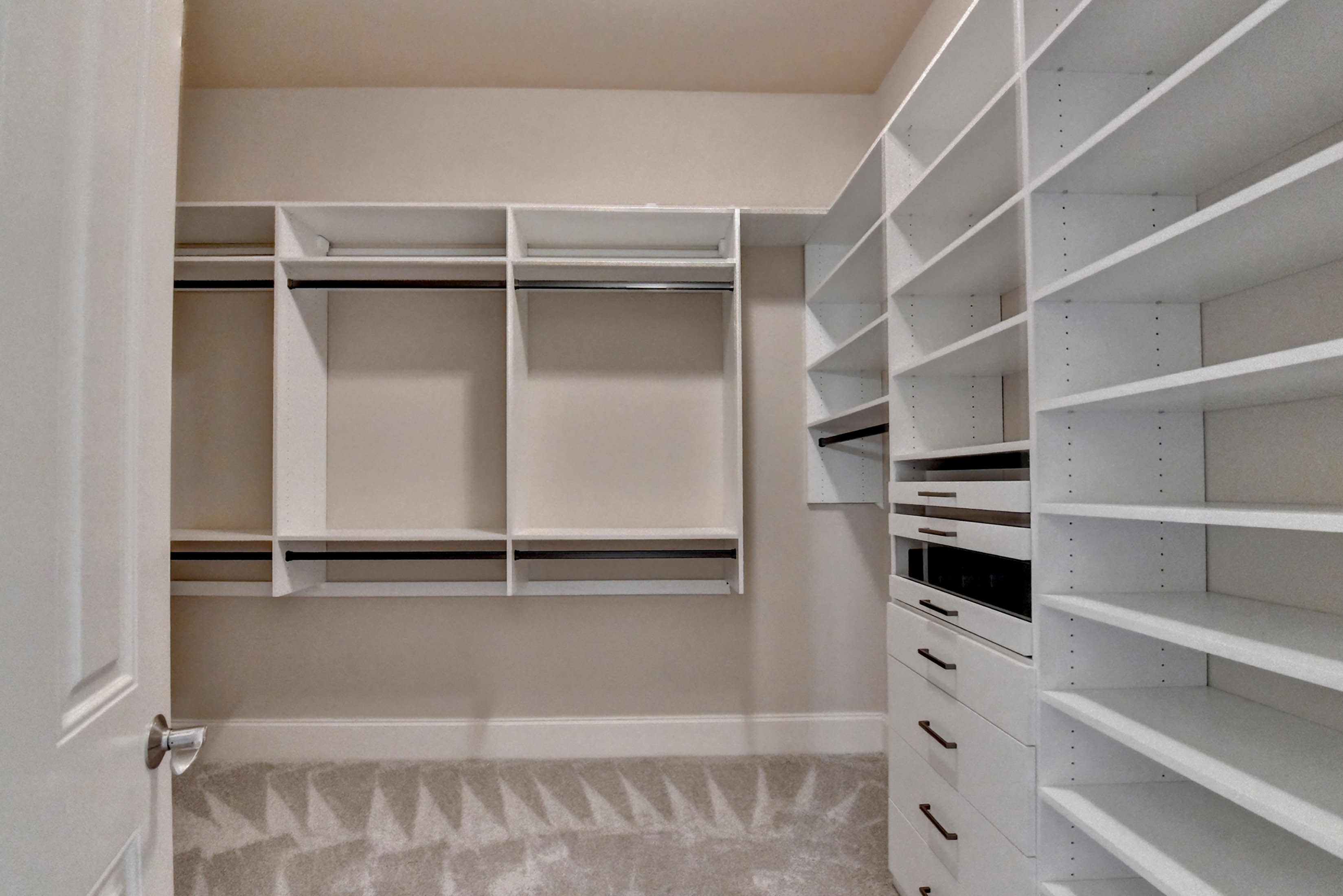  Luxury, Comfort and Privacy in One of Roswell