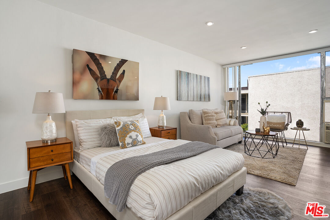 Beverly Hills, California, 90212, United States, 14 Bedrooms Bedrooms, ,Residential,For Sale,1731510