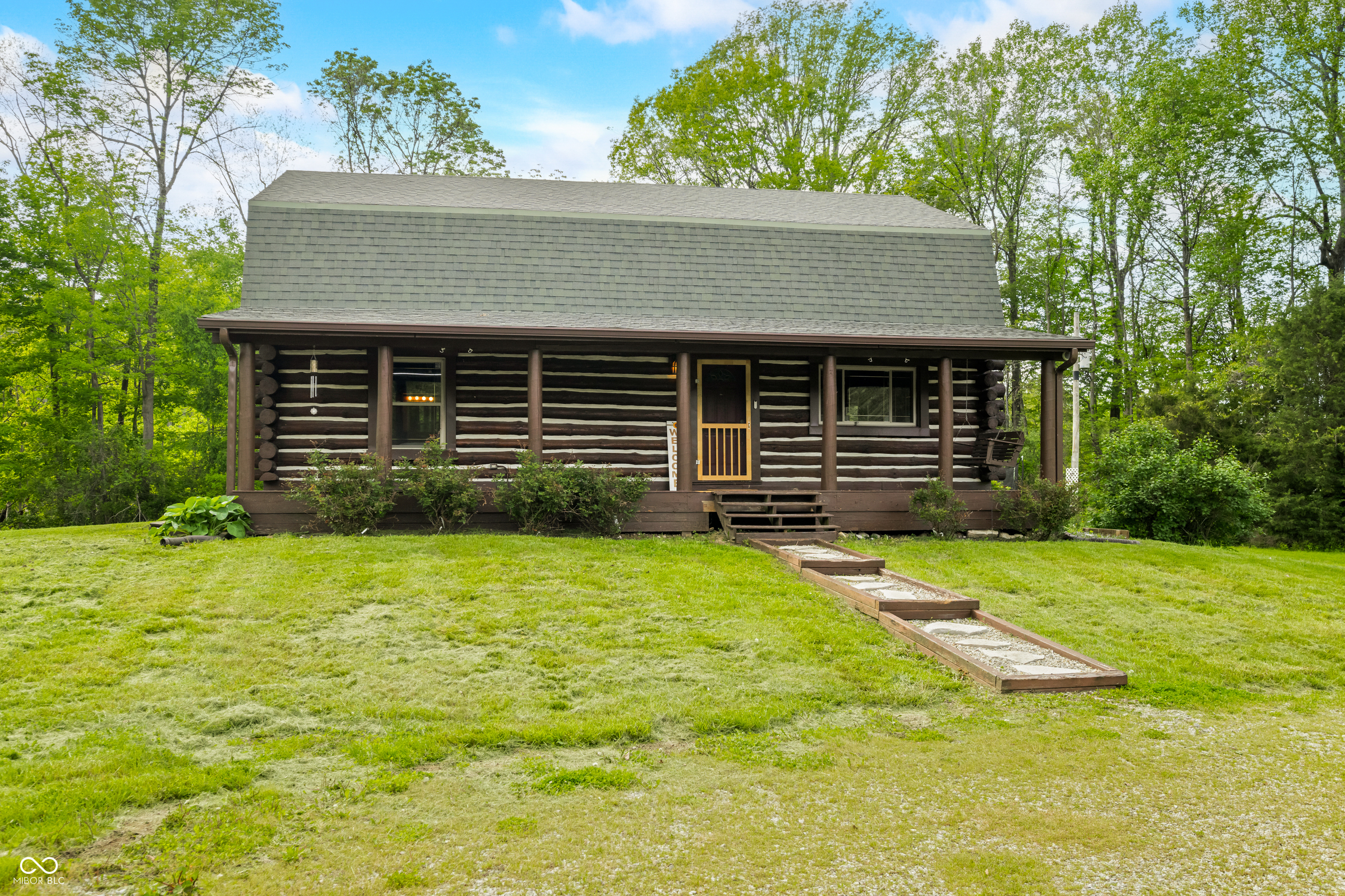 Trafalgar, Indiana, 46181, United States, 3 Bedrooms Bedrooms, ,4 BathroomsBathrooms,Residential,For Sale,1928736